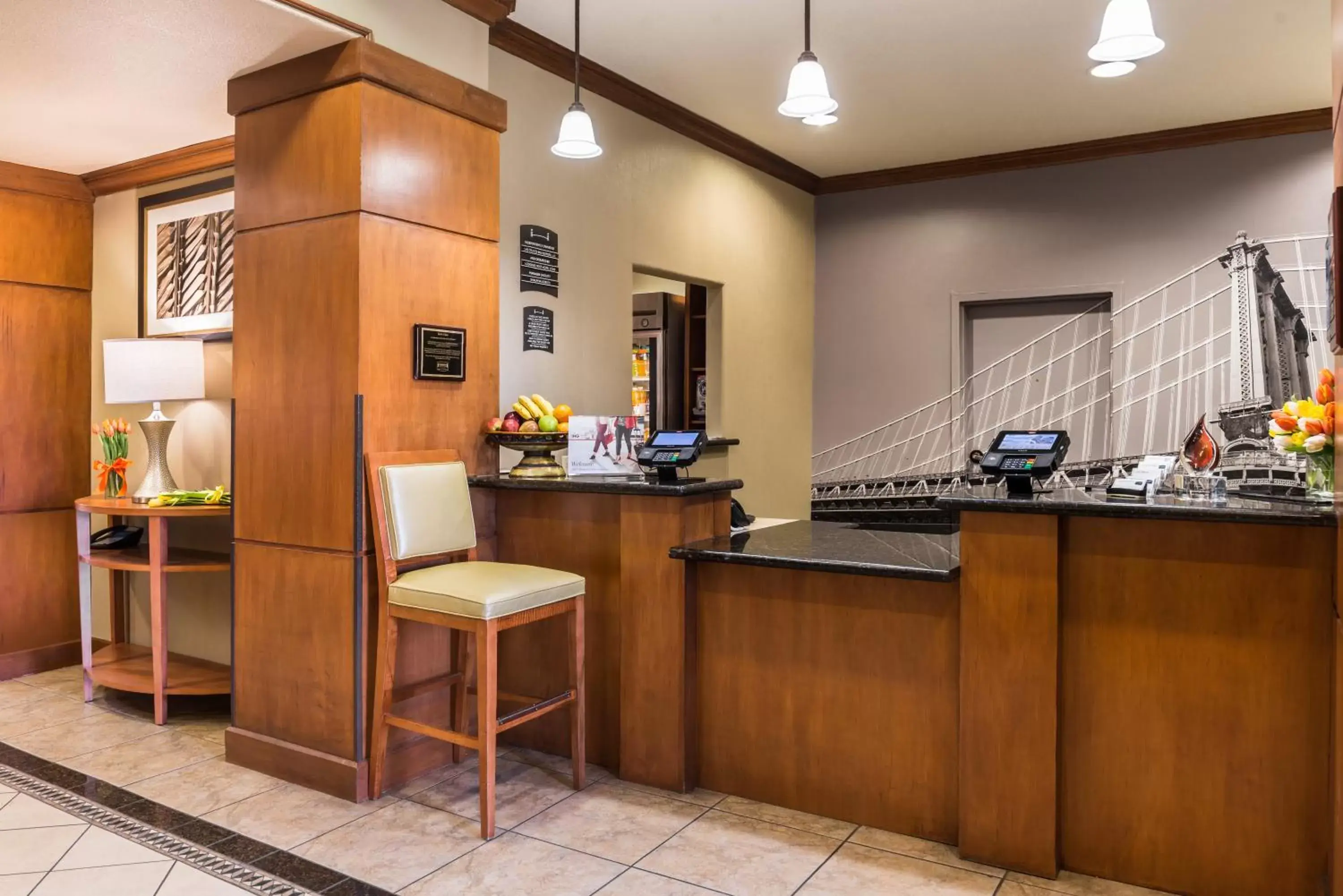 Lobby or reception, Kitchen/Kitchenette in Staybridge Suites Las Cruces, an IHG Hotel