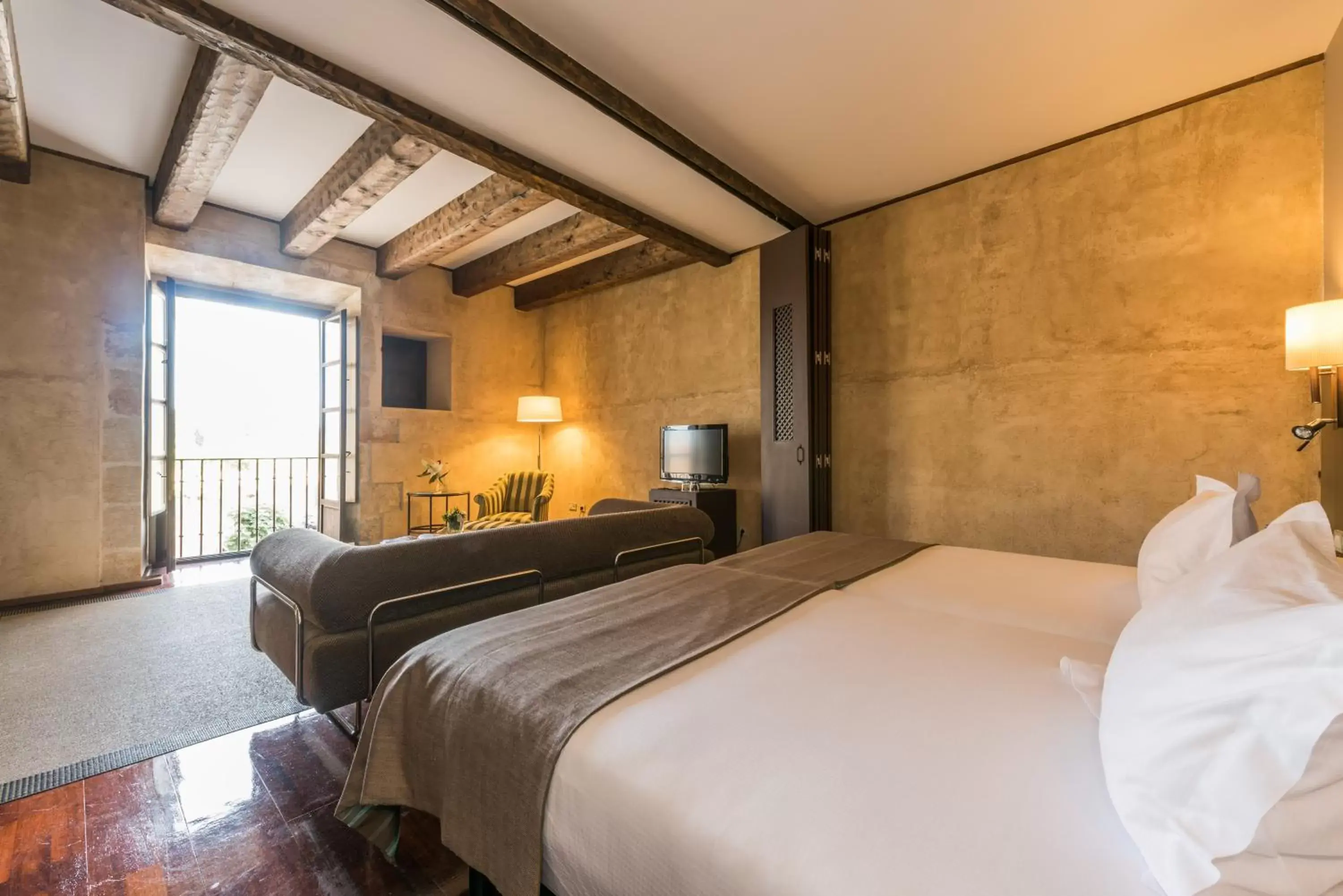 Bedroom, Bed in Hospes Palacio de San Esteban