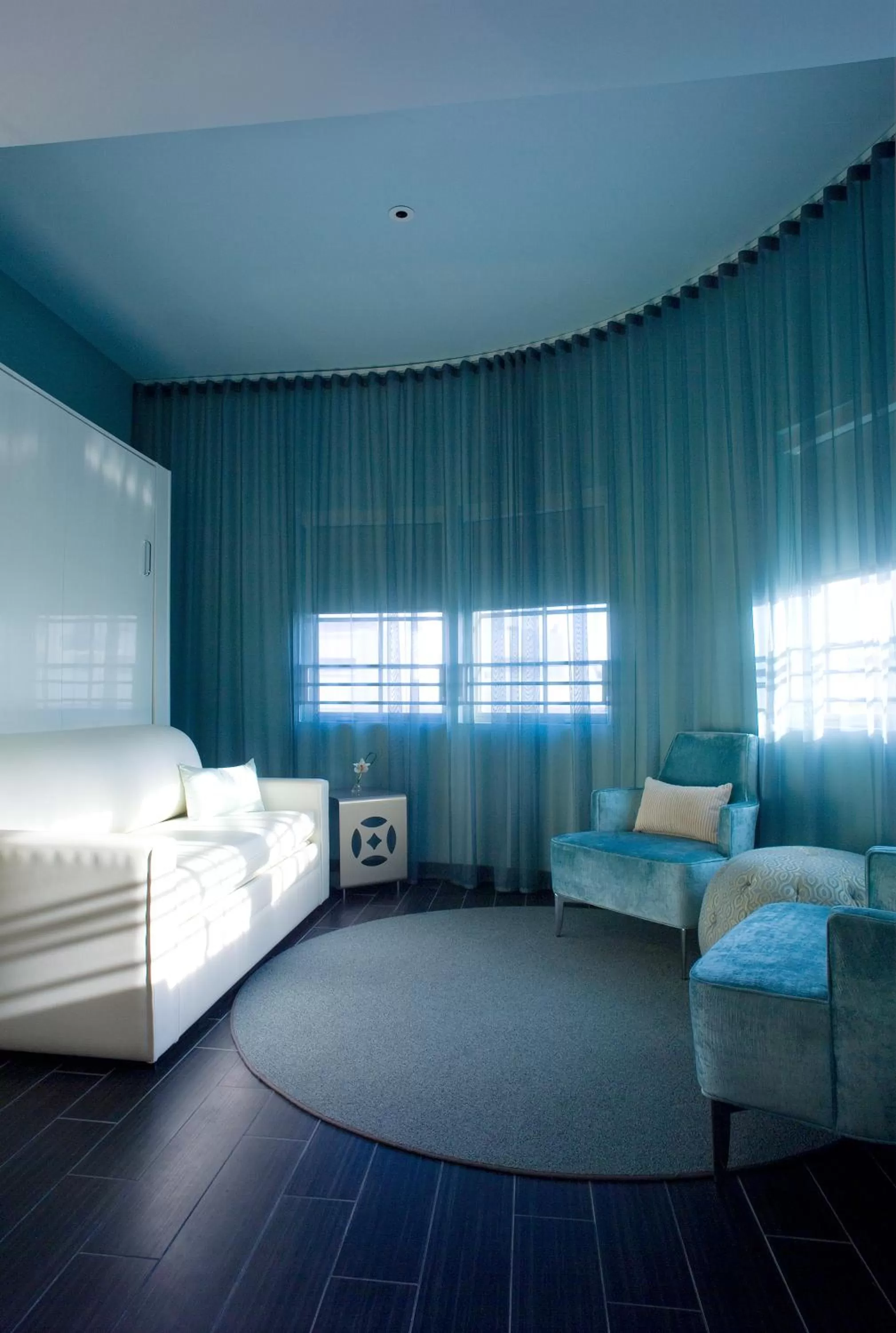 Photo of the whole room, Bed in Dream South Beach, by Hyatt