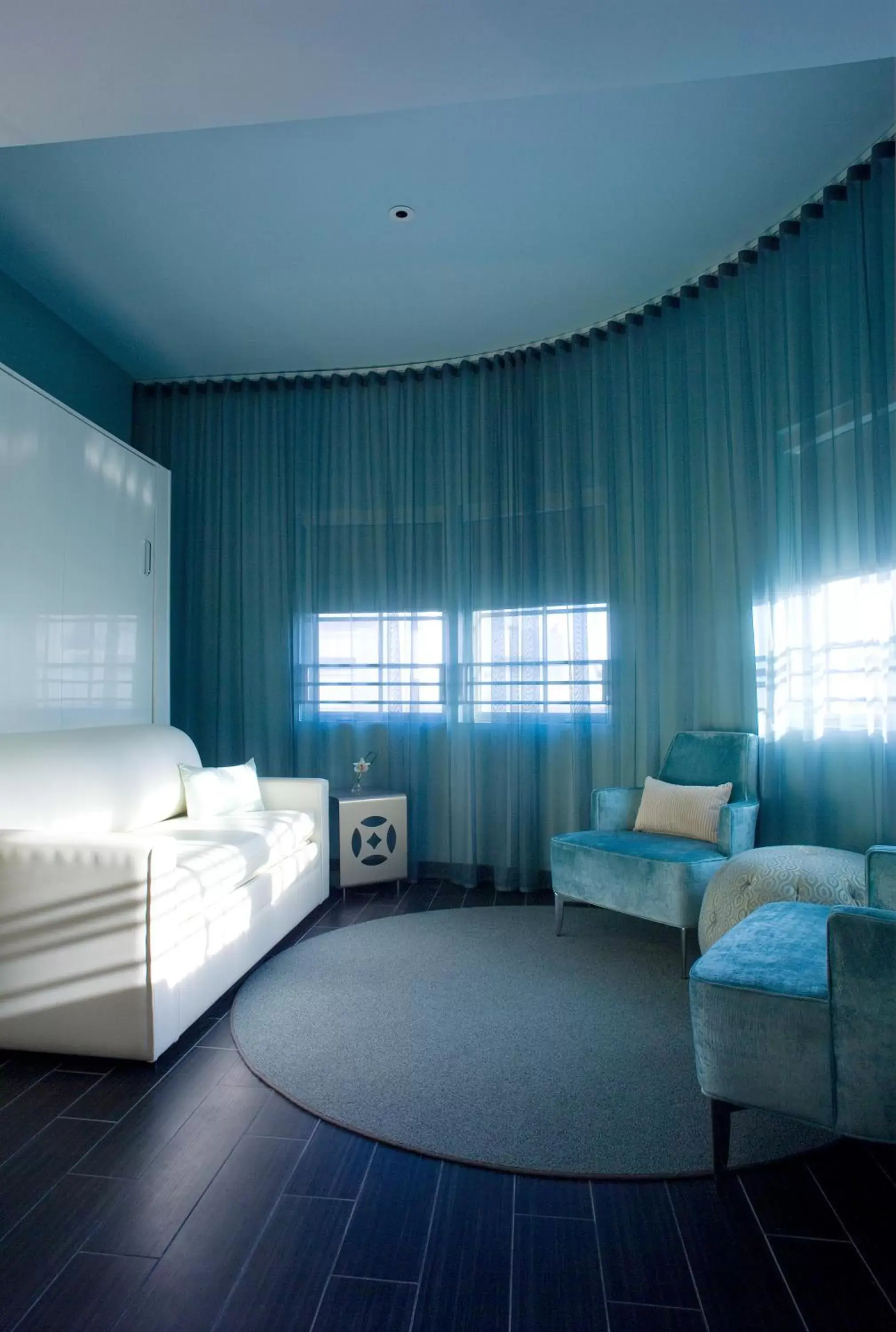 Photo of the whole room, Bed in Dream South Beach, Part Of Hyatt