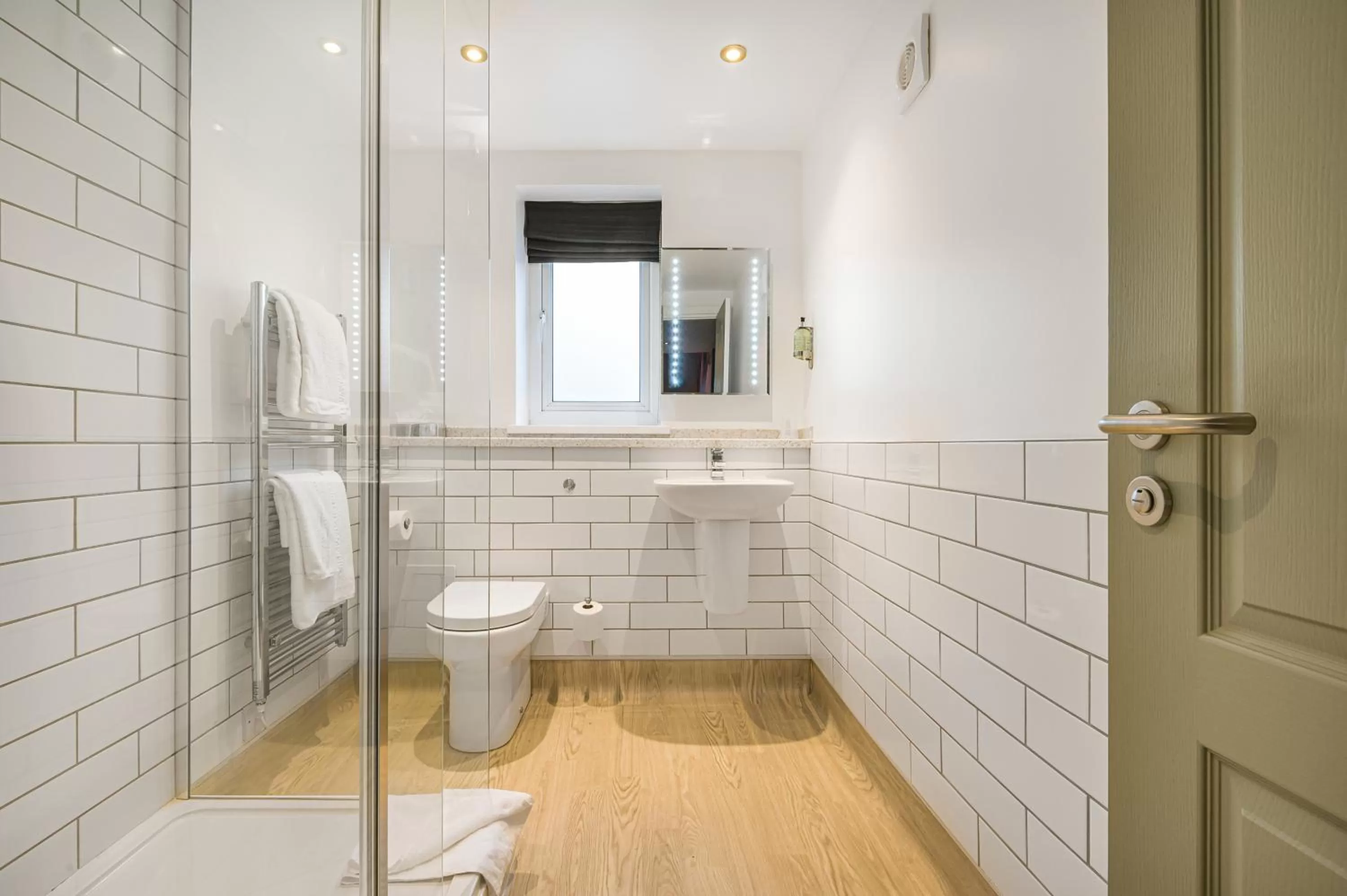 Shower in The King's Arms by Innkeeper's Collection