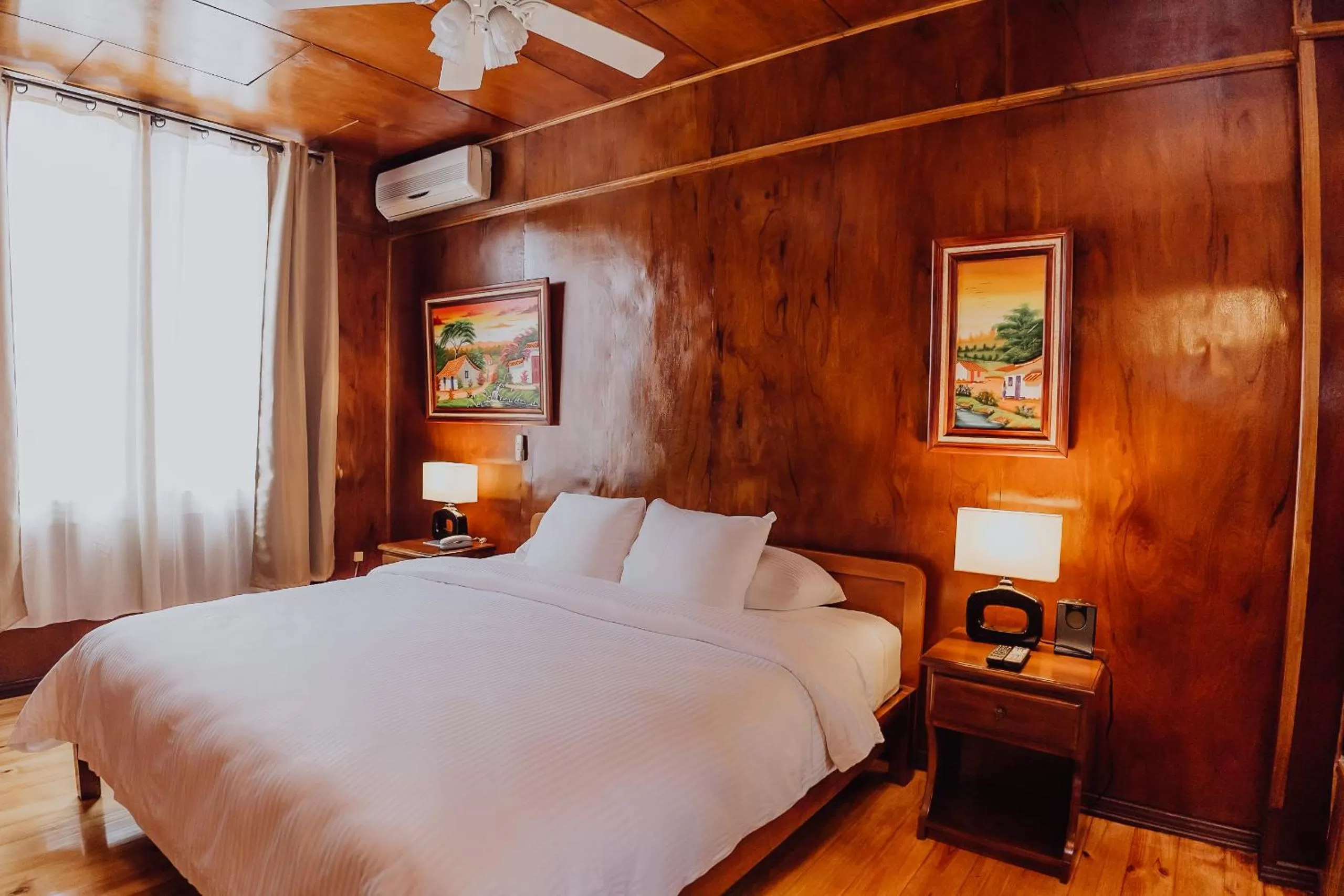 Photo of the whole room, Bed in Hotel Dunn Inn