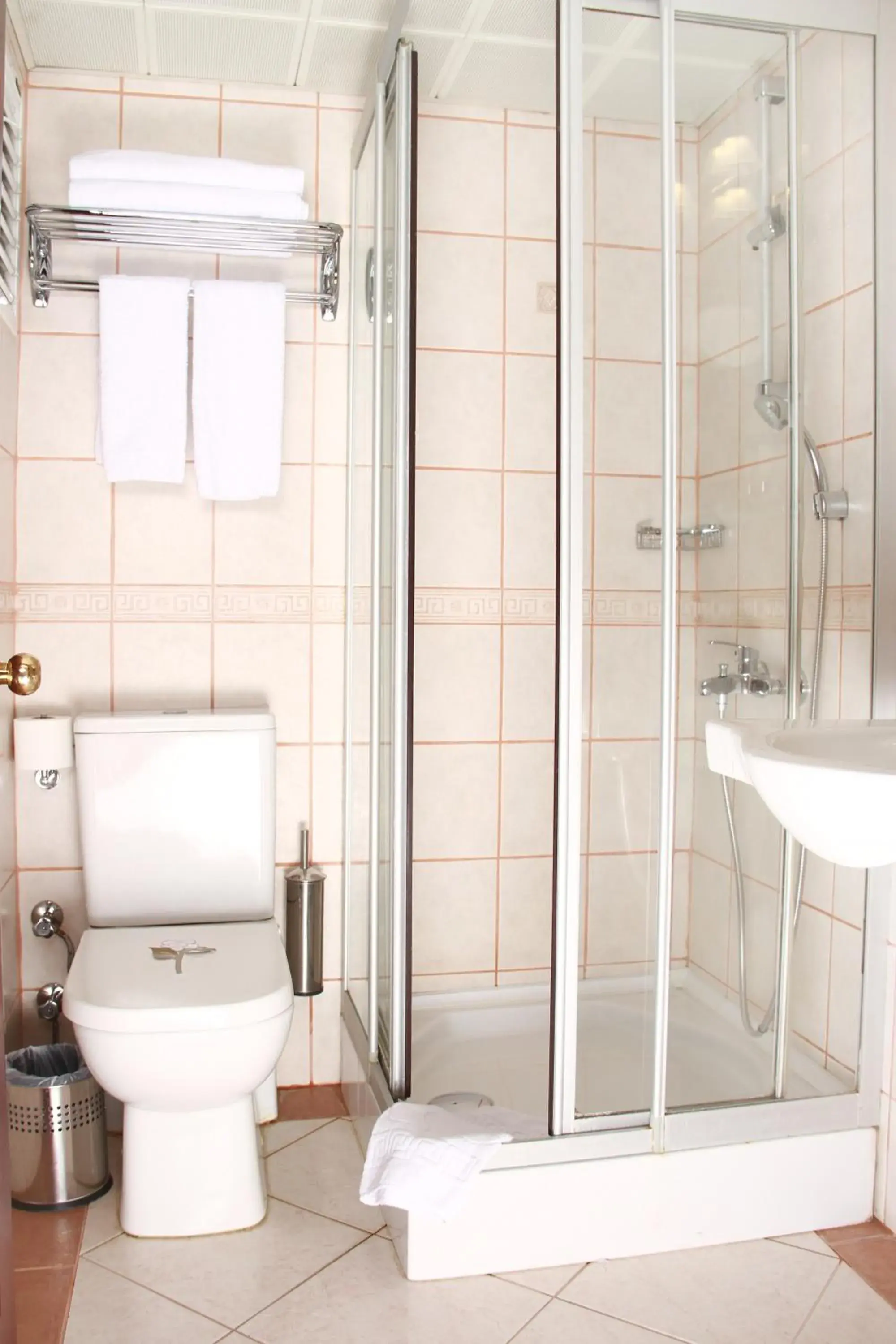 Photo of the whole room, Bathroom in Oglakcioglu Park Boutique Hotel