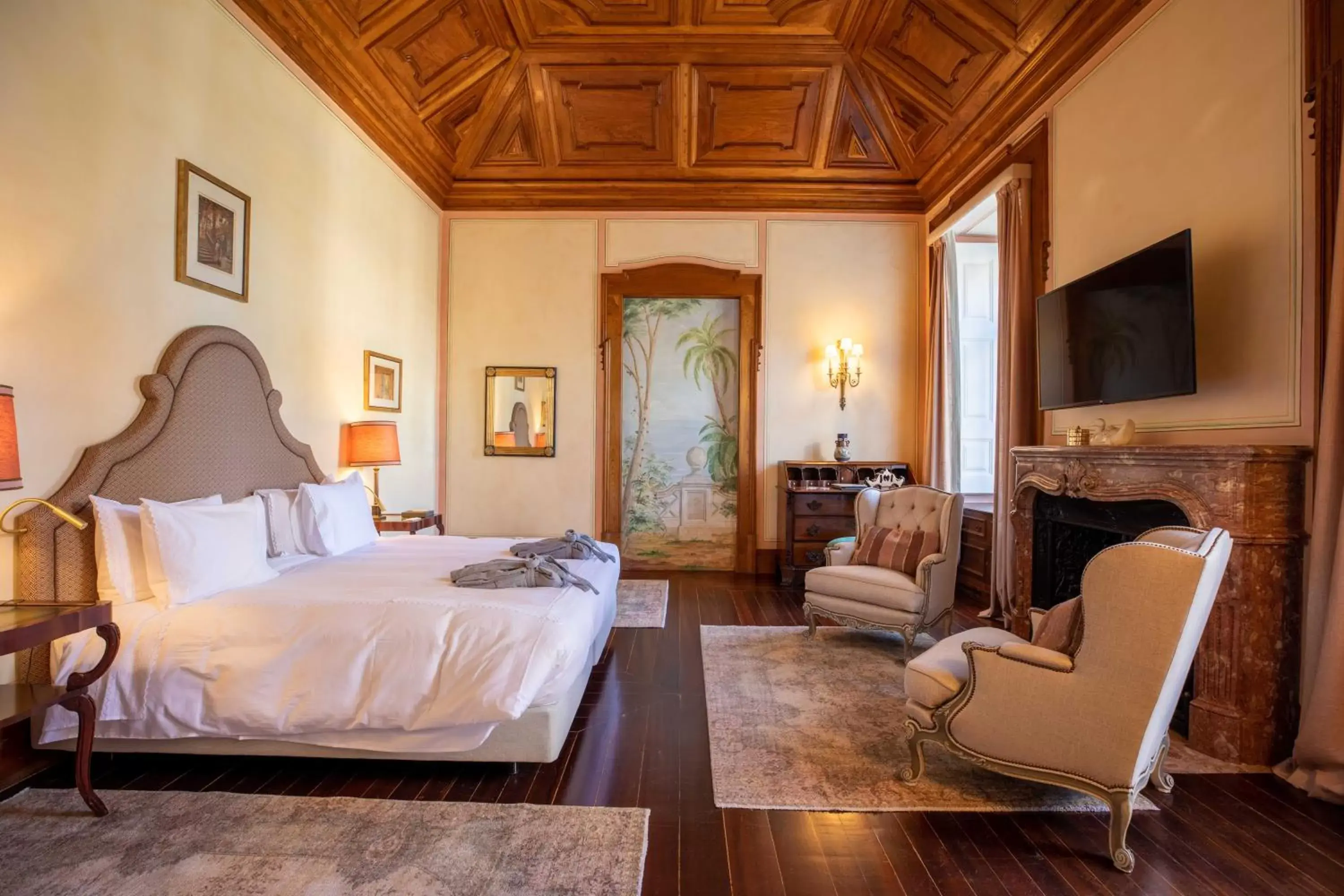 Photo of the whole room, Bed in Estoril Vintage Hotel Photo of the whole room, Bed in Estoril Vintage Hotel