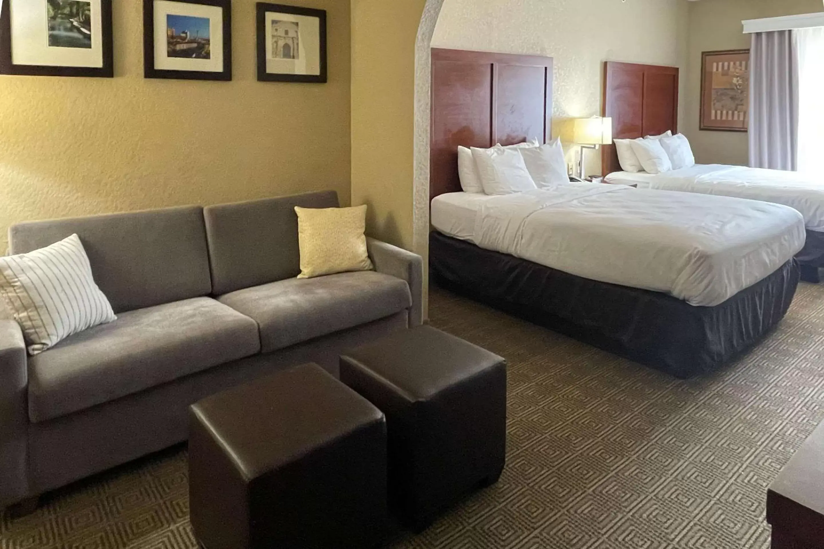 Bedroom in Comfort Suites Sea World/ Lackland