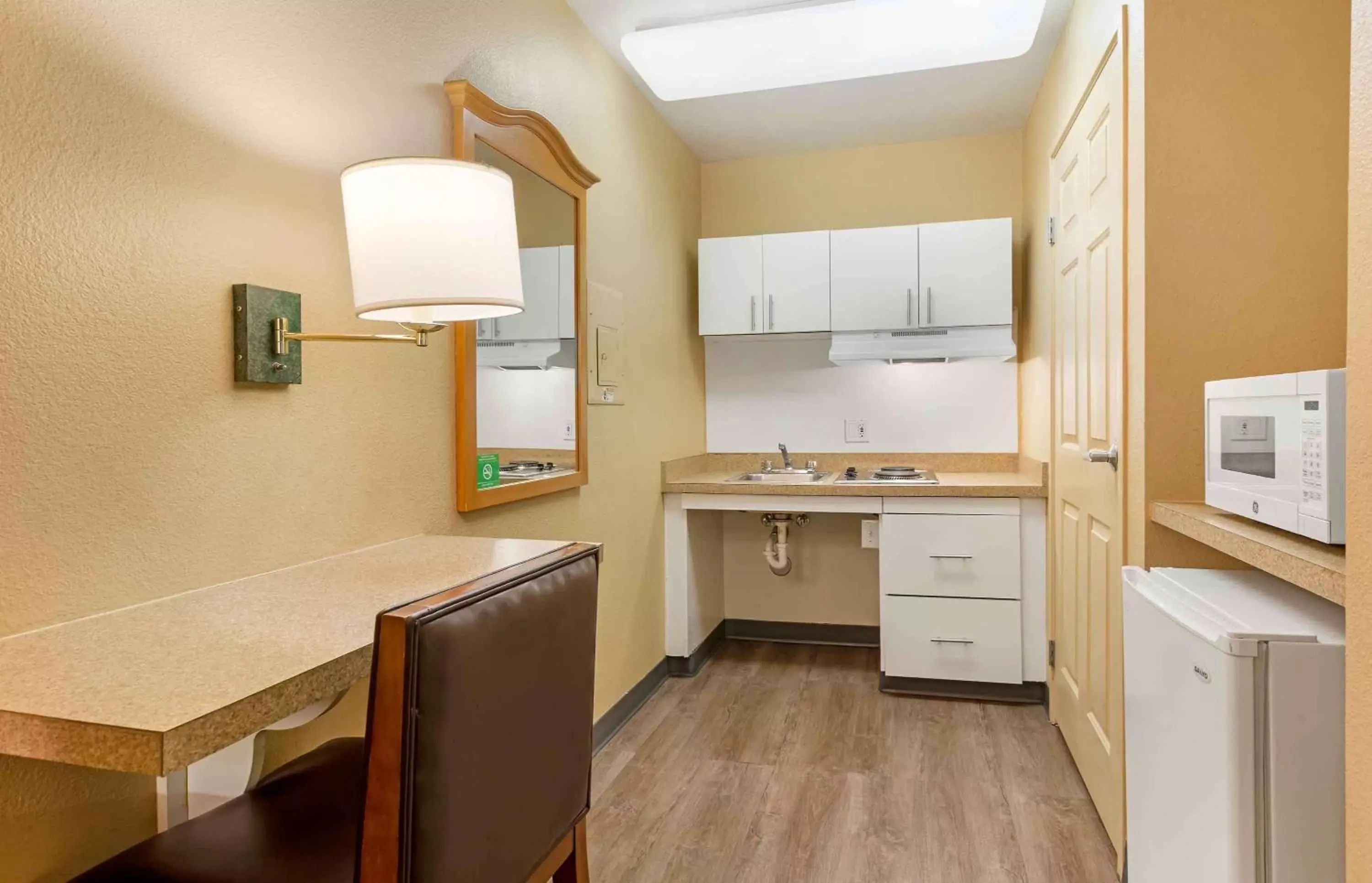 Bedroom, Kitchen/Kitchenette in Extended Stay America Suites - Orange County - Irvine Spectrum