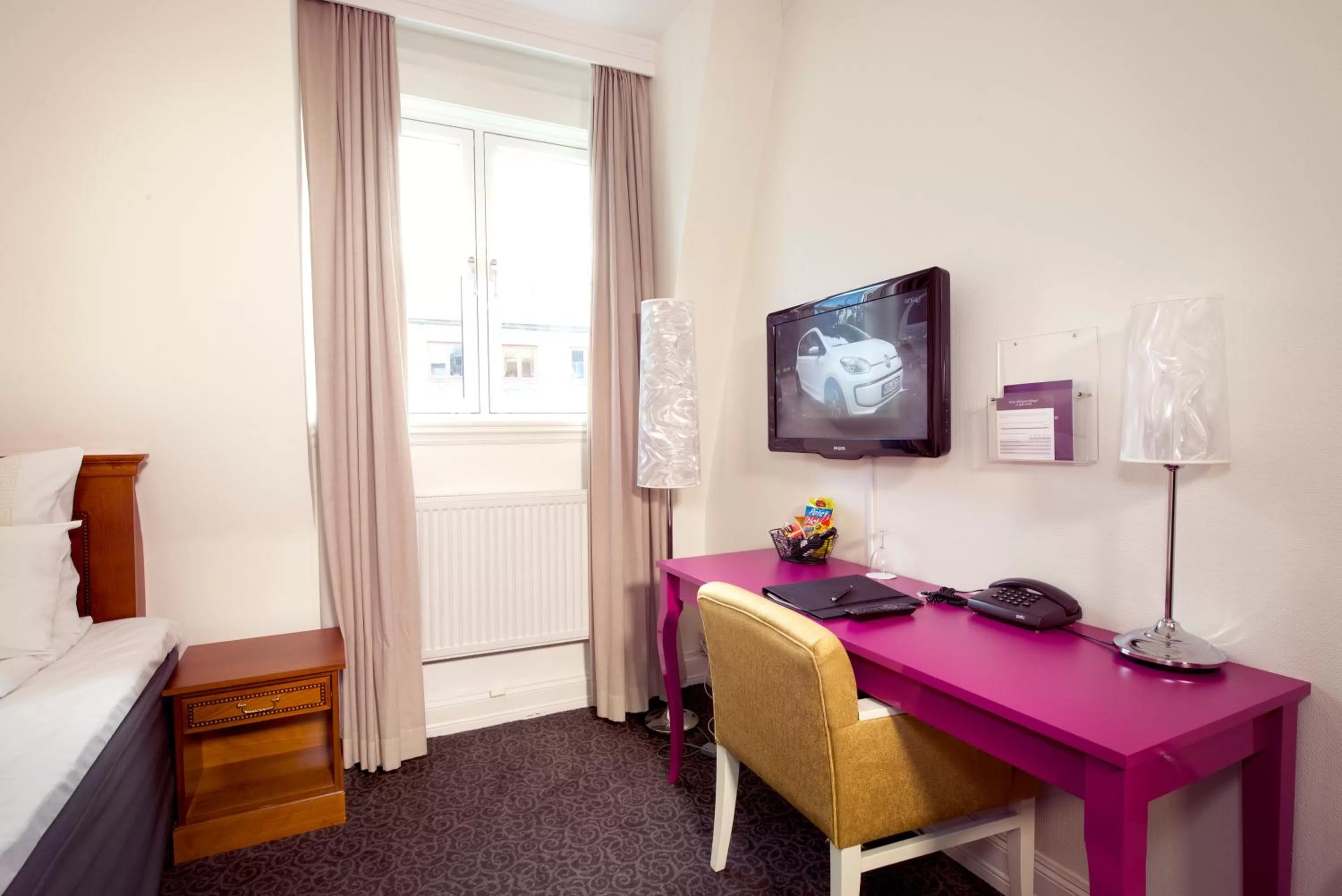 TV and multimedia in Home Hotel Savoy