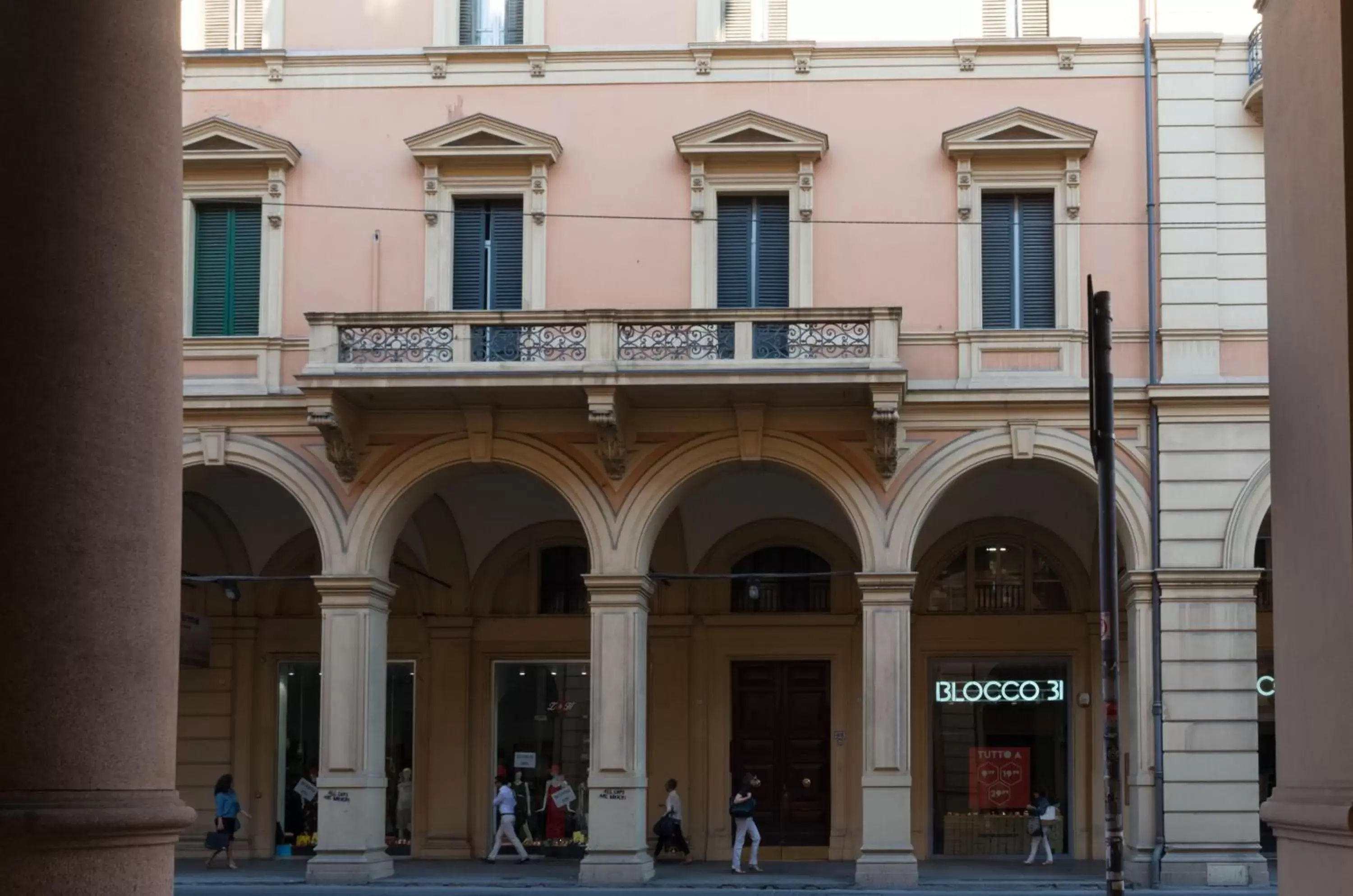 Facade/entrance, Property Building in B&B Second Floor Centro Storico Bologna