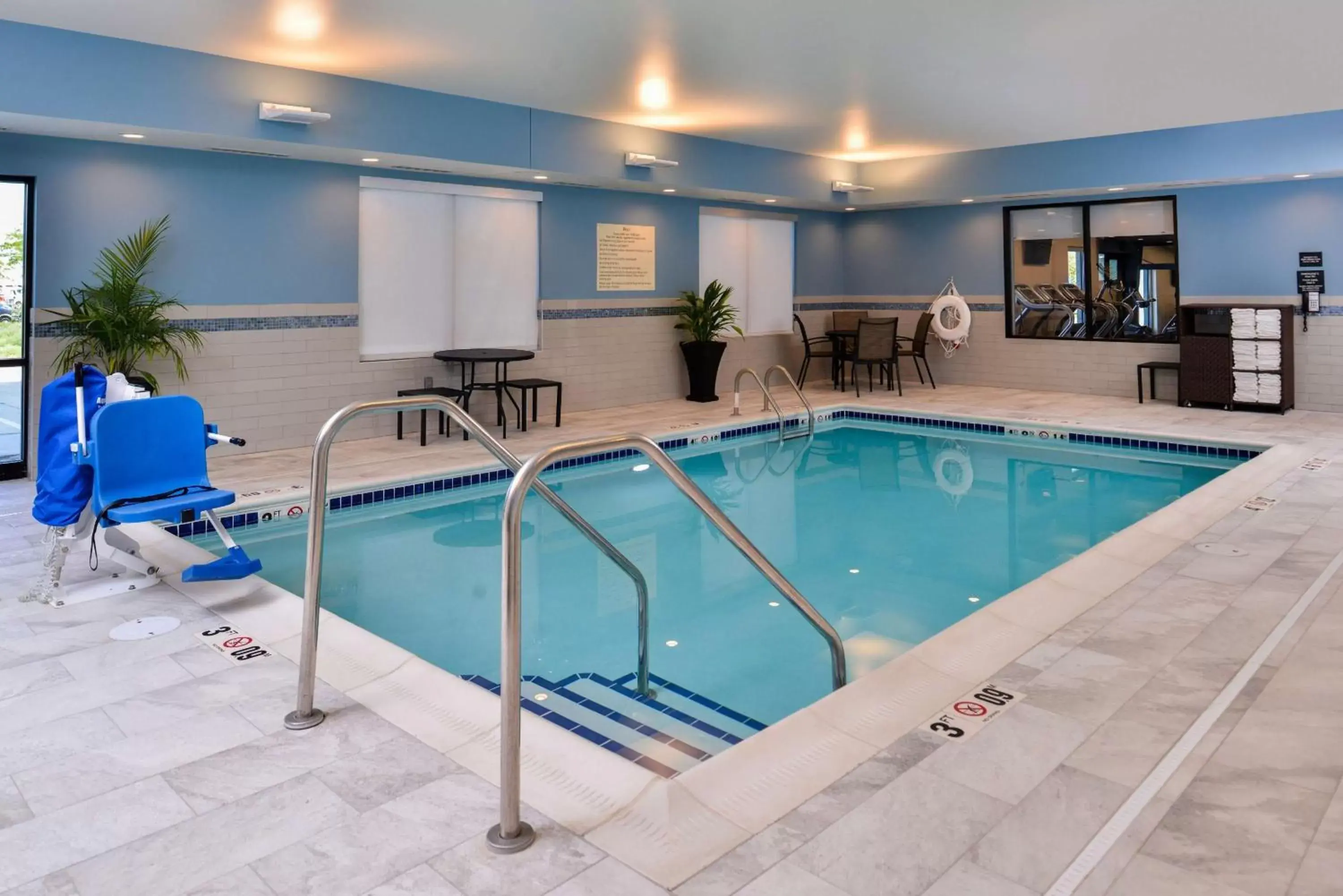 Pool view in Hampton Inn By Hilton Omaha Airport, Ia Pool view in Hampton Inn By Hilton Omaha Airport, Ia