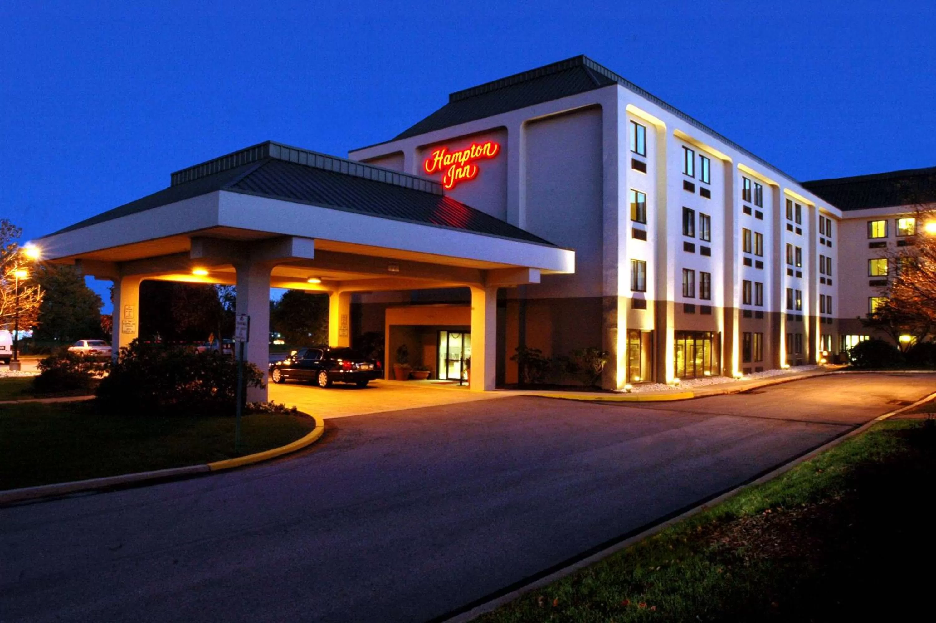 Property building in Hampton Inn Downingtown/Exton