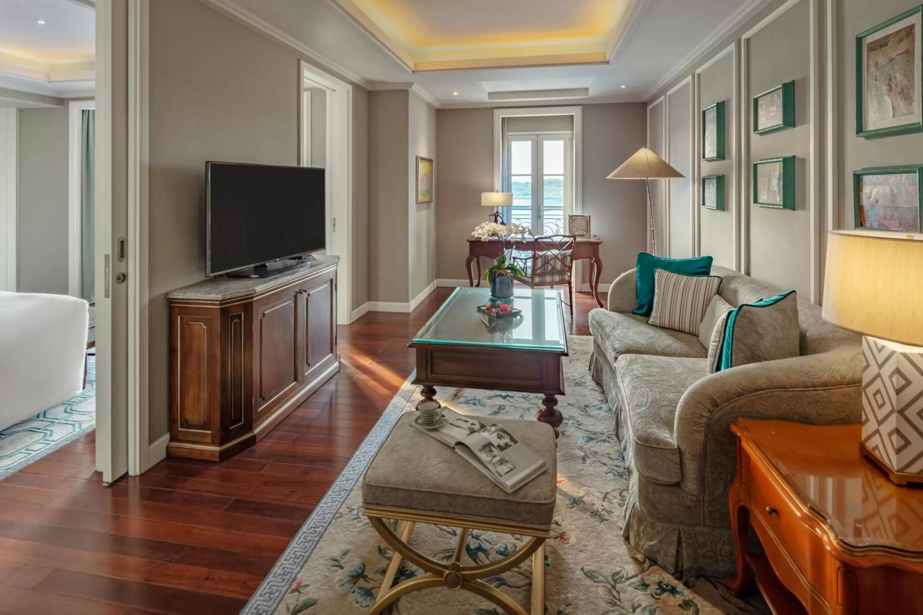 TV and multimedia in Mia Saigon – Luxury Boutique Hotel