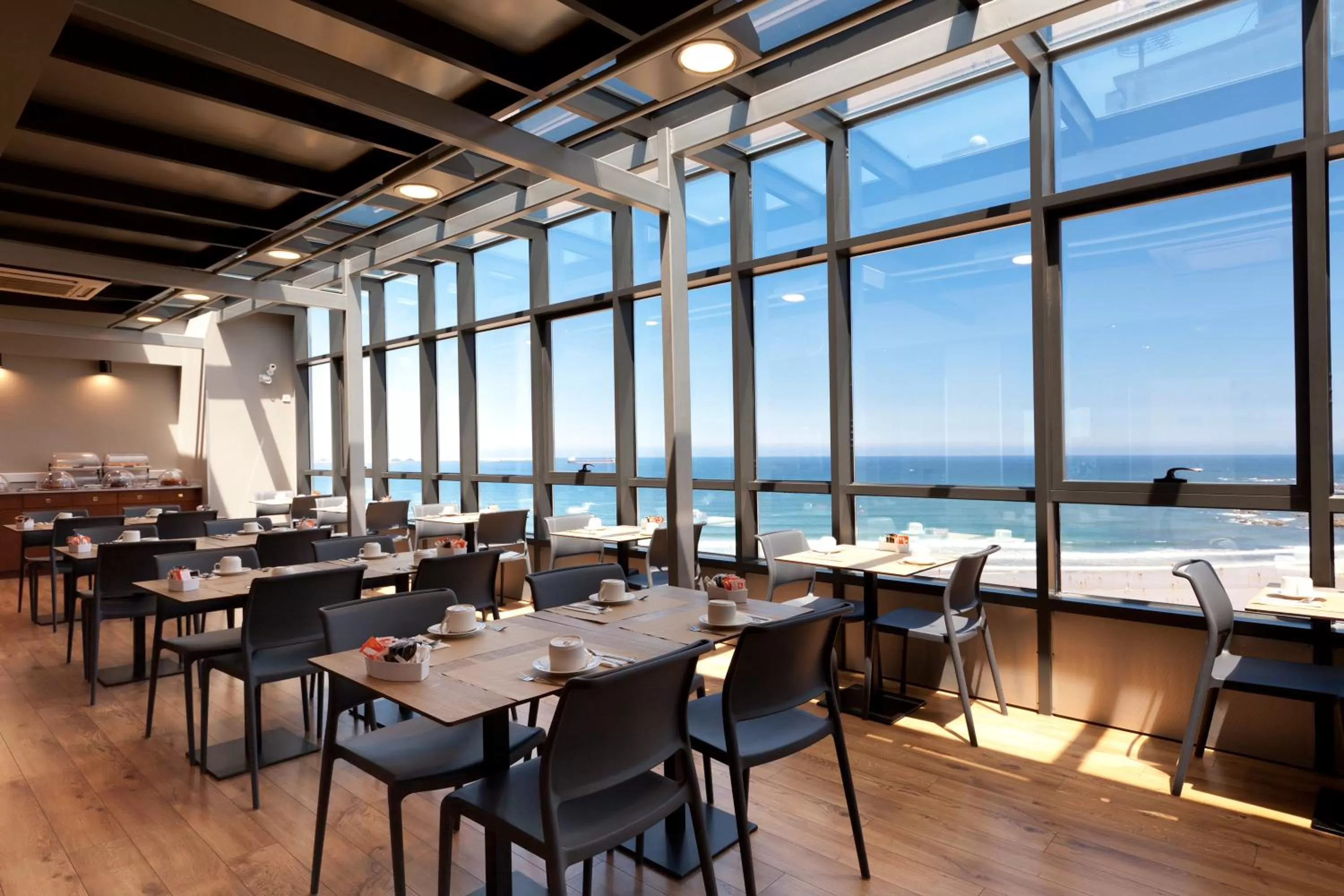 Restaurant/places to eat in Hotel Príncipe de Asturias