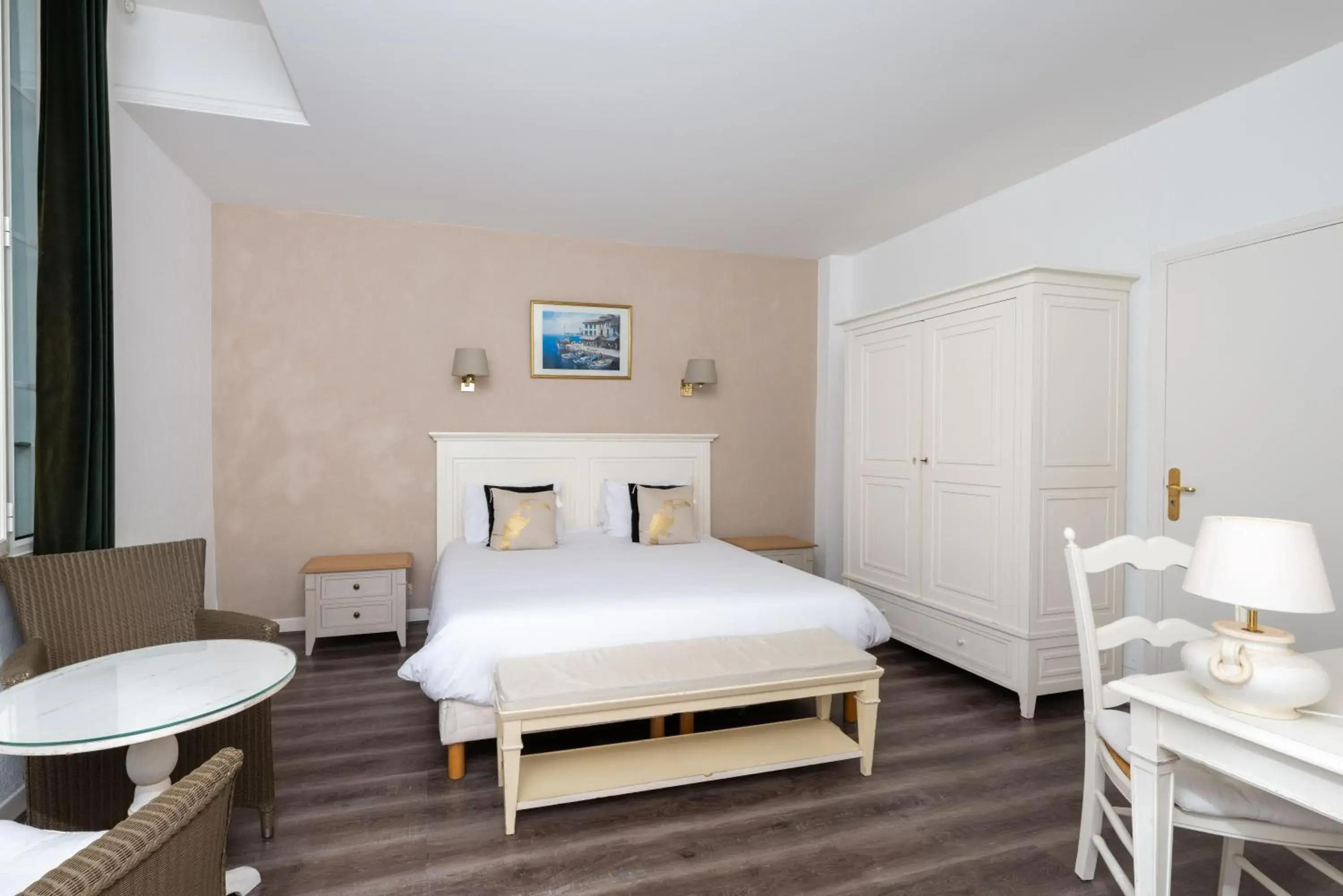 Photo of the whole room, Bed in Hôtel Beau Site - Cap d'Antibes