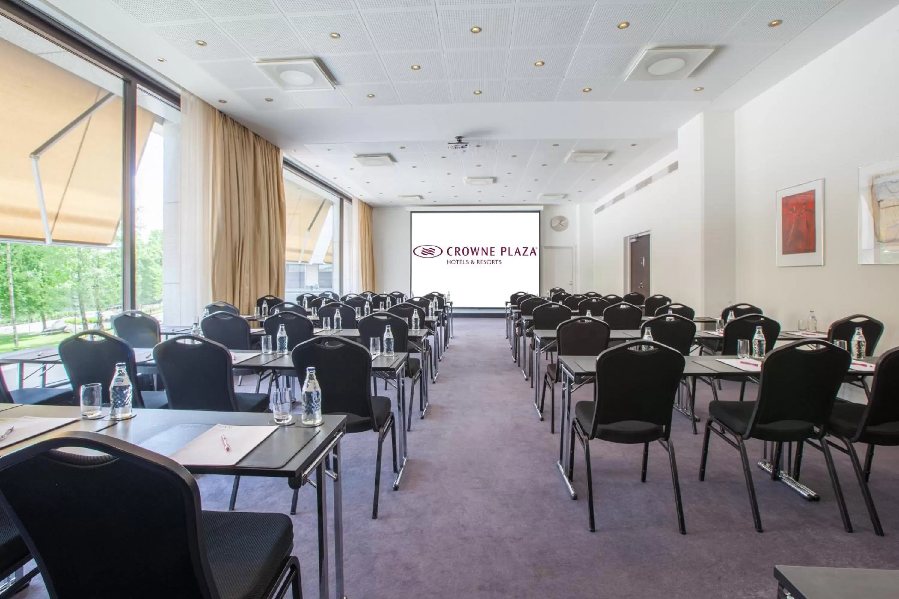 Meeting/conference room in Crowne Plaza Helsinki - Hesperia by IHG