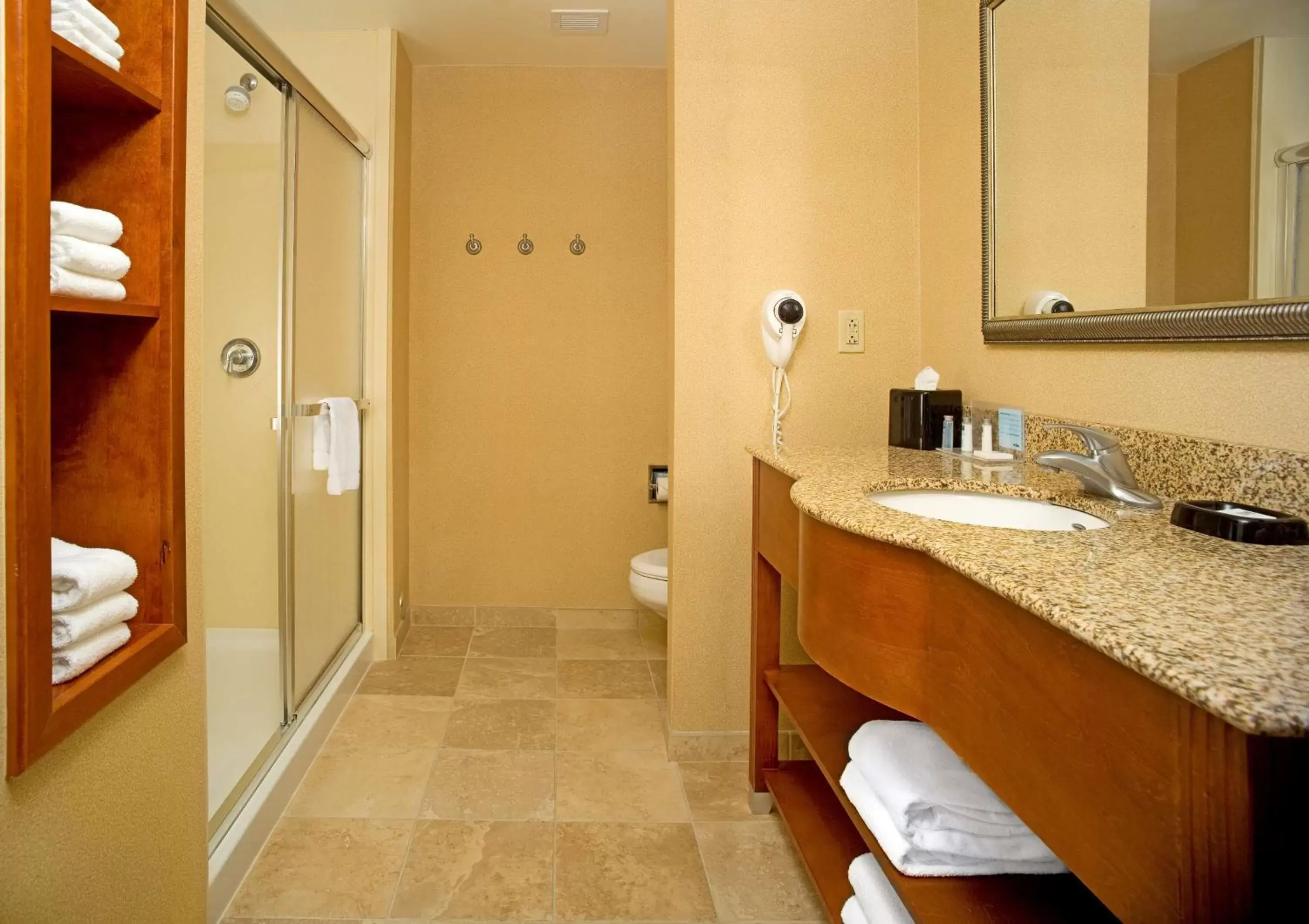 Bathroom in Hampton Inn & Suites Pittsburgh-Meadow Lands