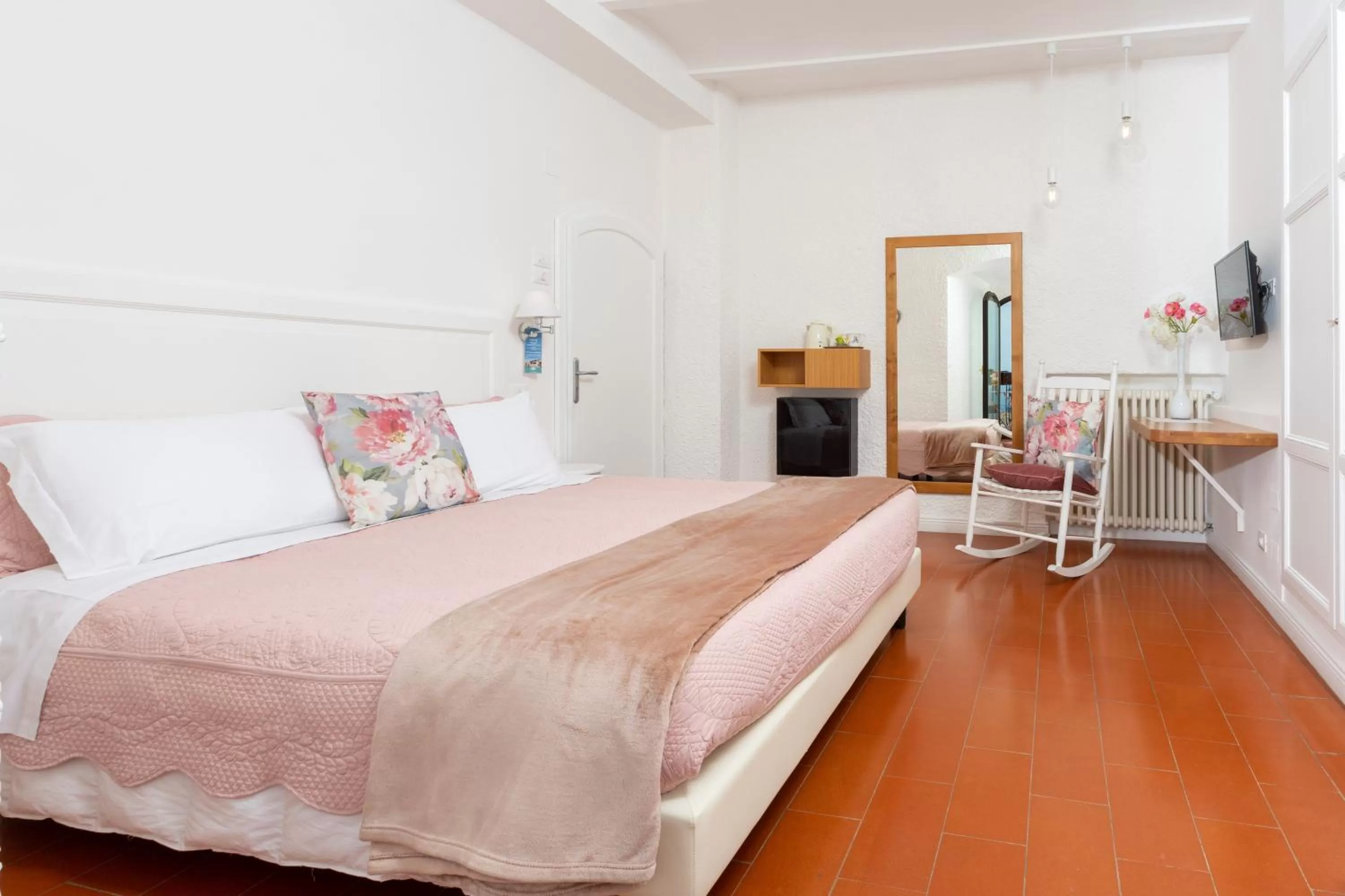 Bedroom, Bed in Hotel Ideale