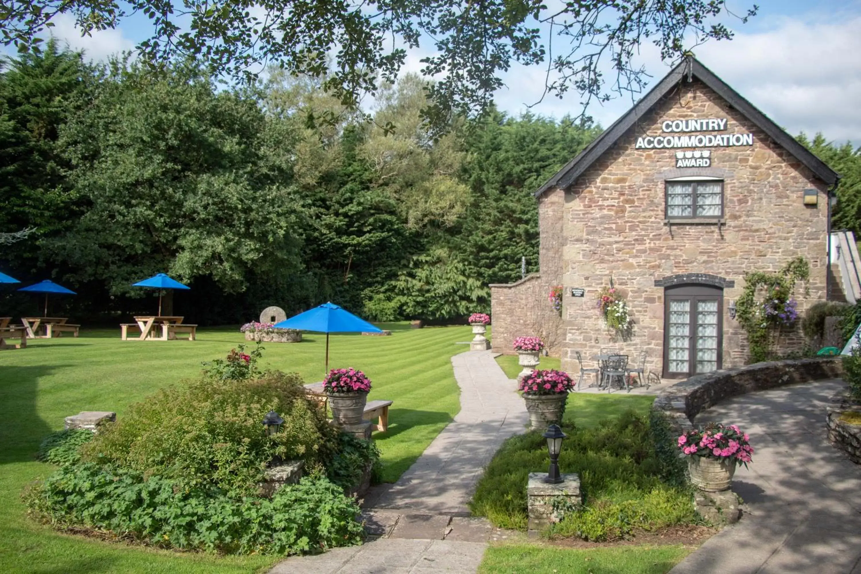 Property Building in The Greyhound Inn and Hotel