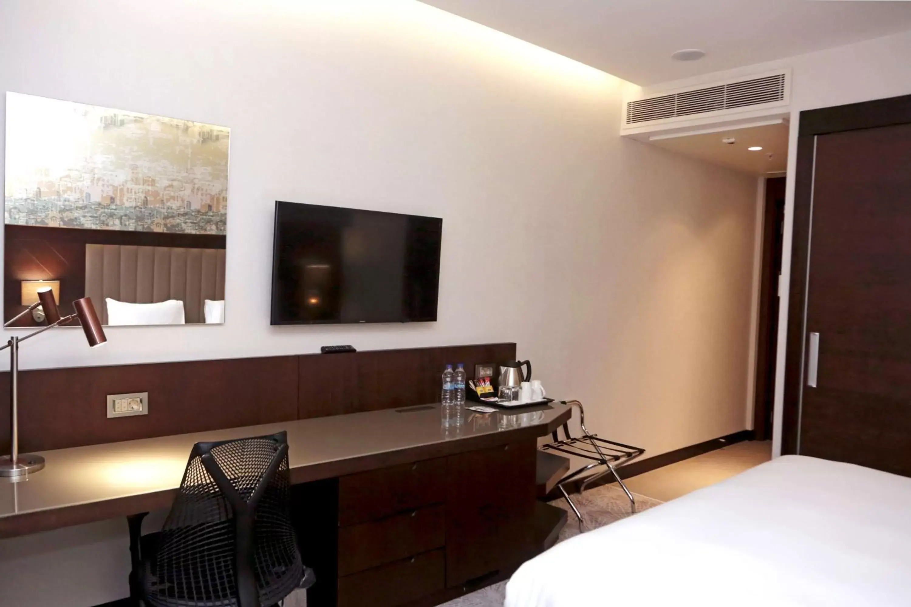 Bedroom, TV/Entertainment Center in Doubletree by Hilton Istanbul Umraniye