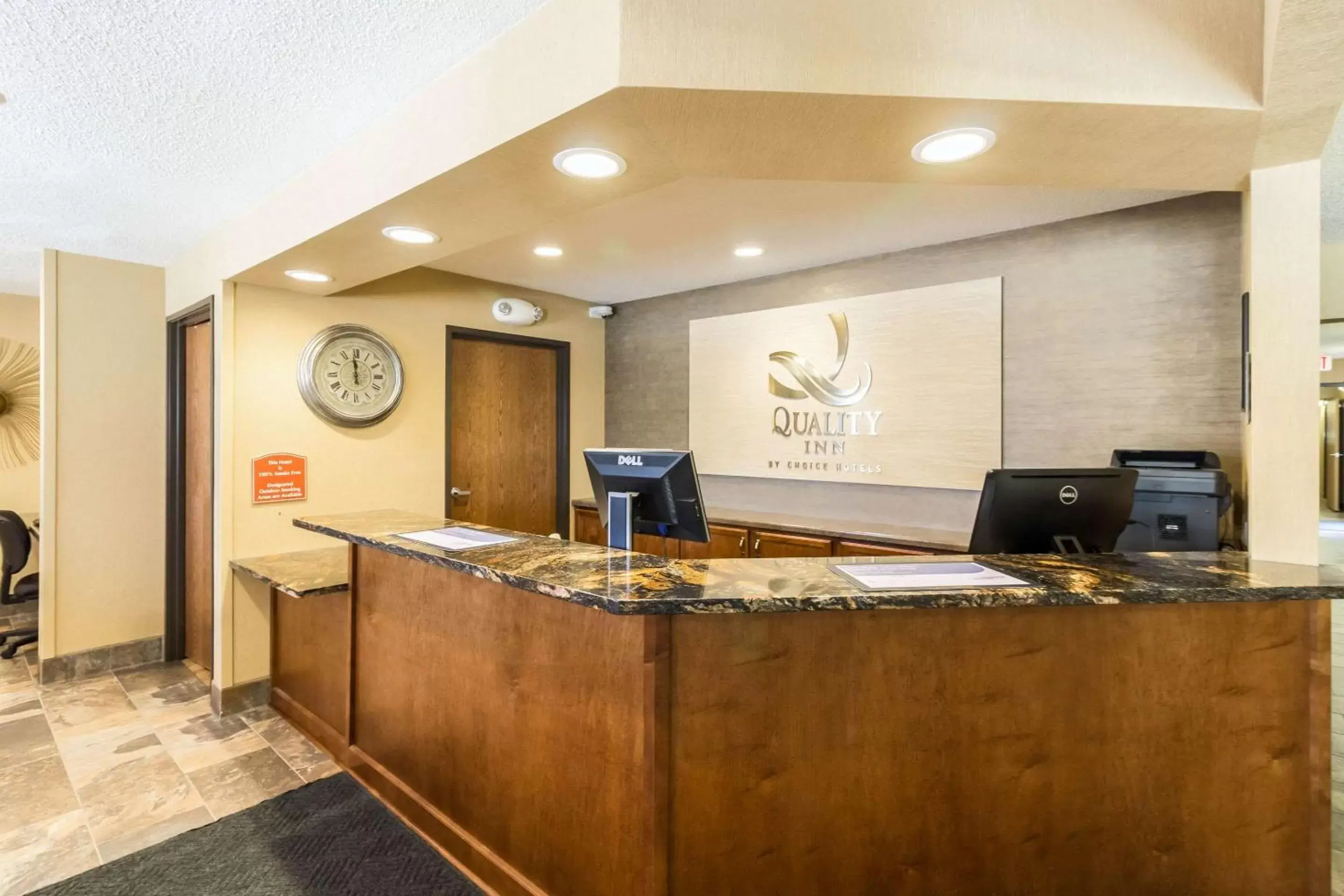 Lobby or reception, Lobby/Reception in Quality Inn - Marshall