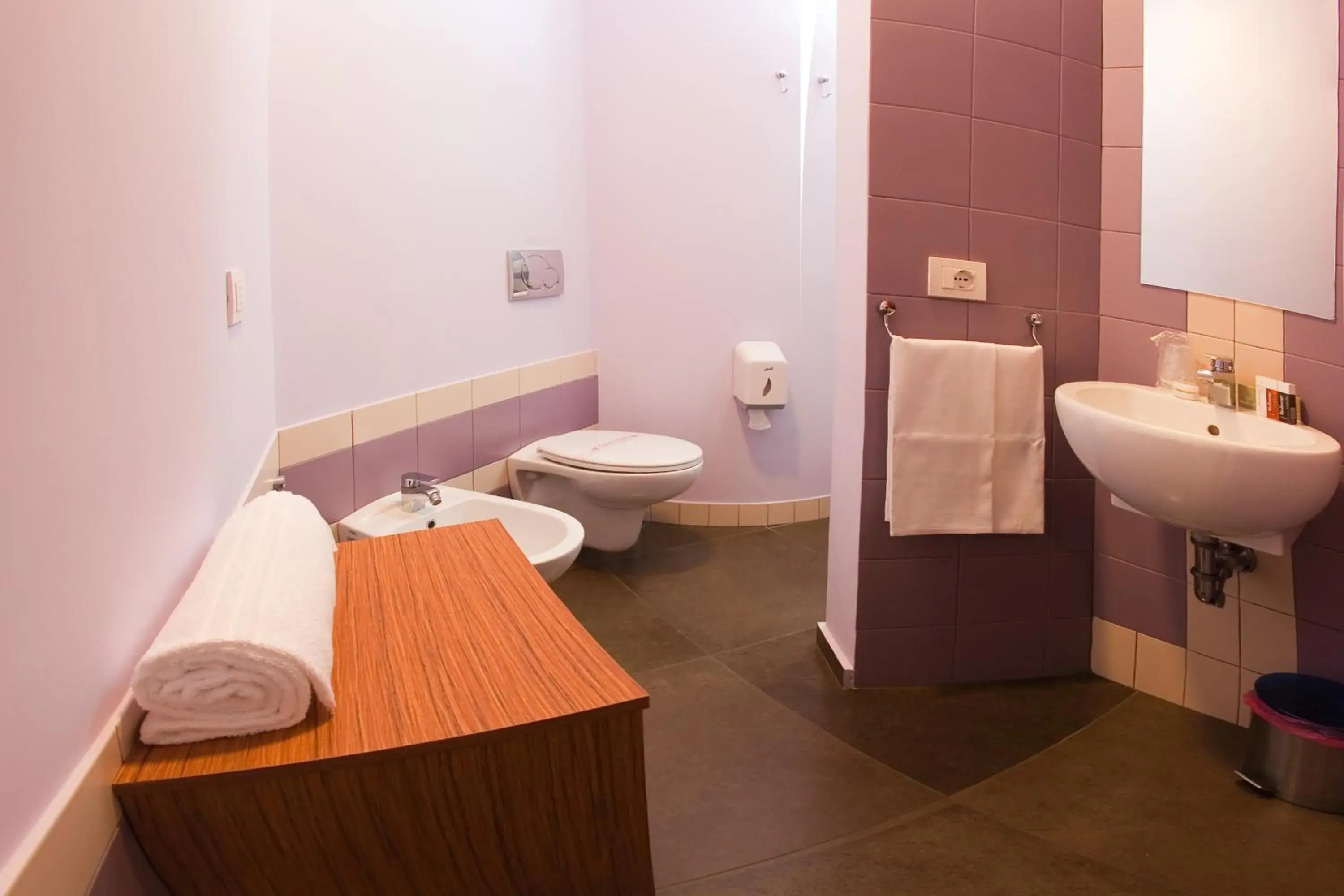 Bathroom in Ragusa Inn