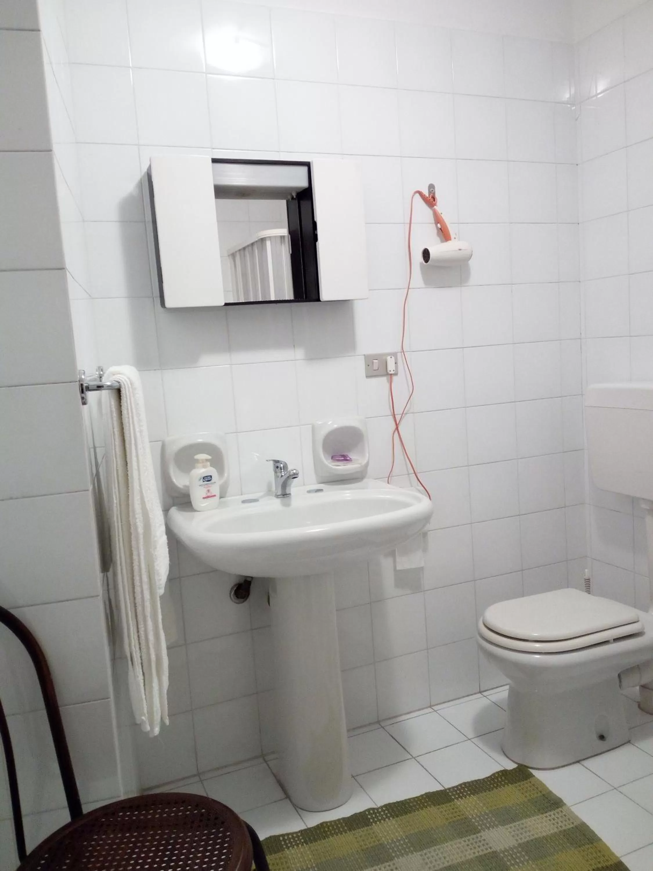 Bathroom in Albergo Ristorante Pizzeria Del Viale