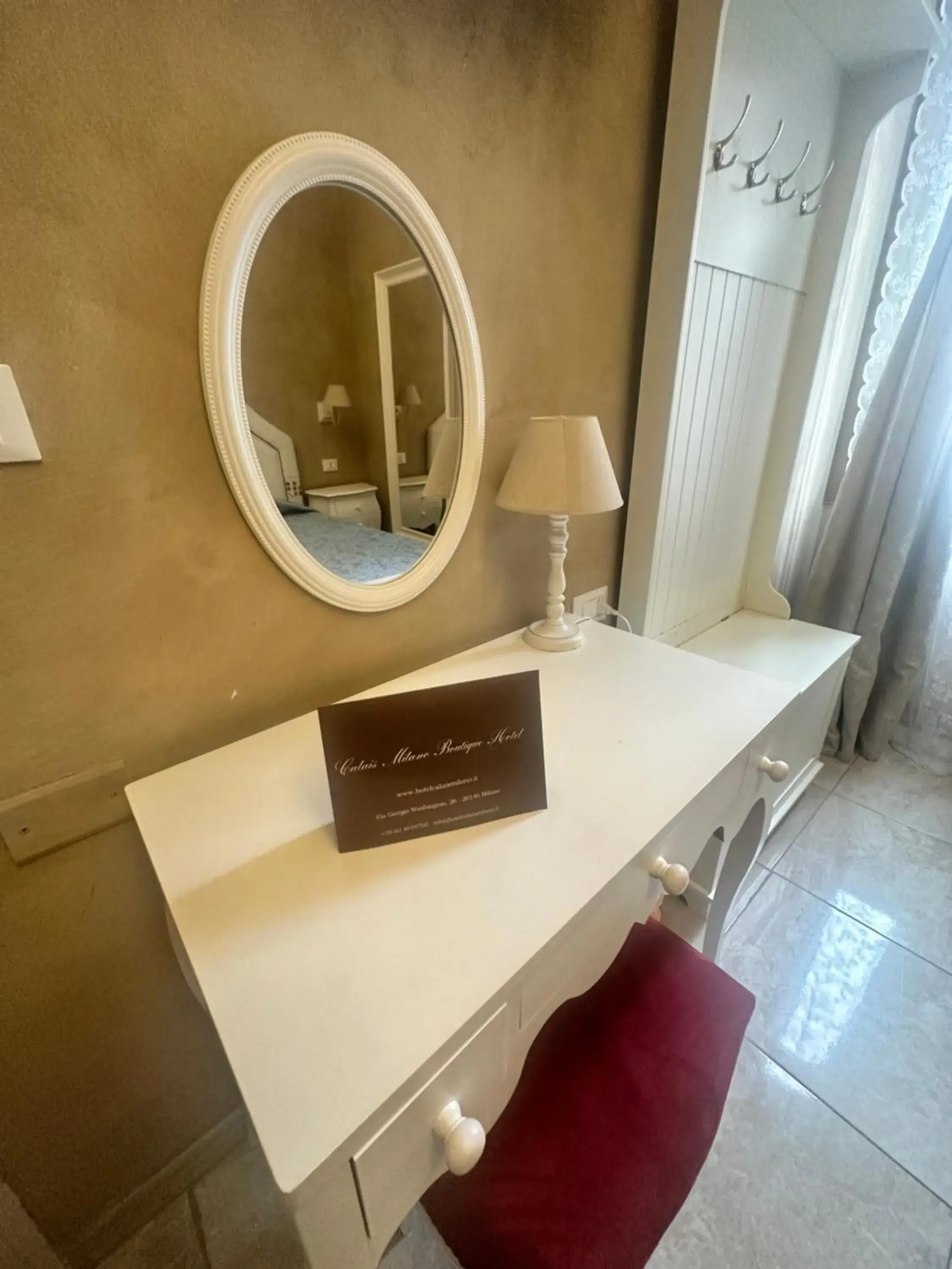 Bedroom, Kitchen/Kitchenette in Boutique Hotel Calais Milano