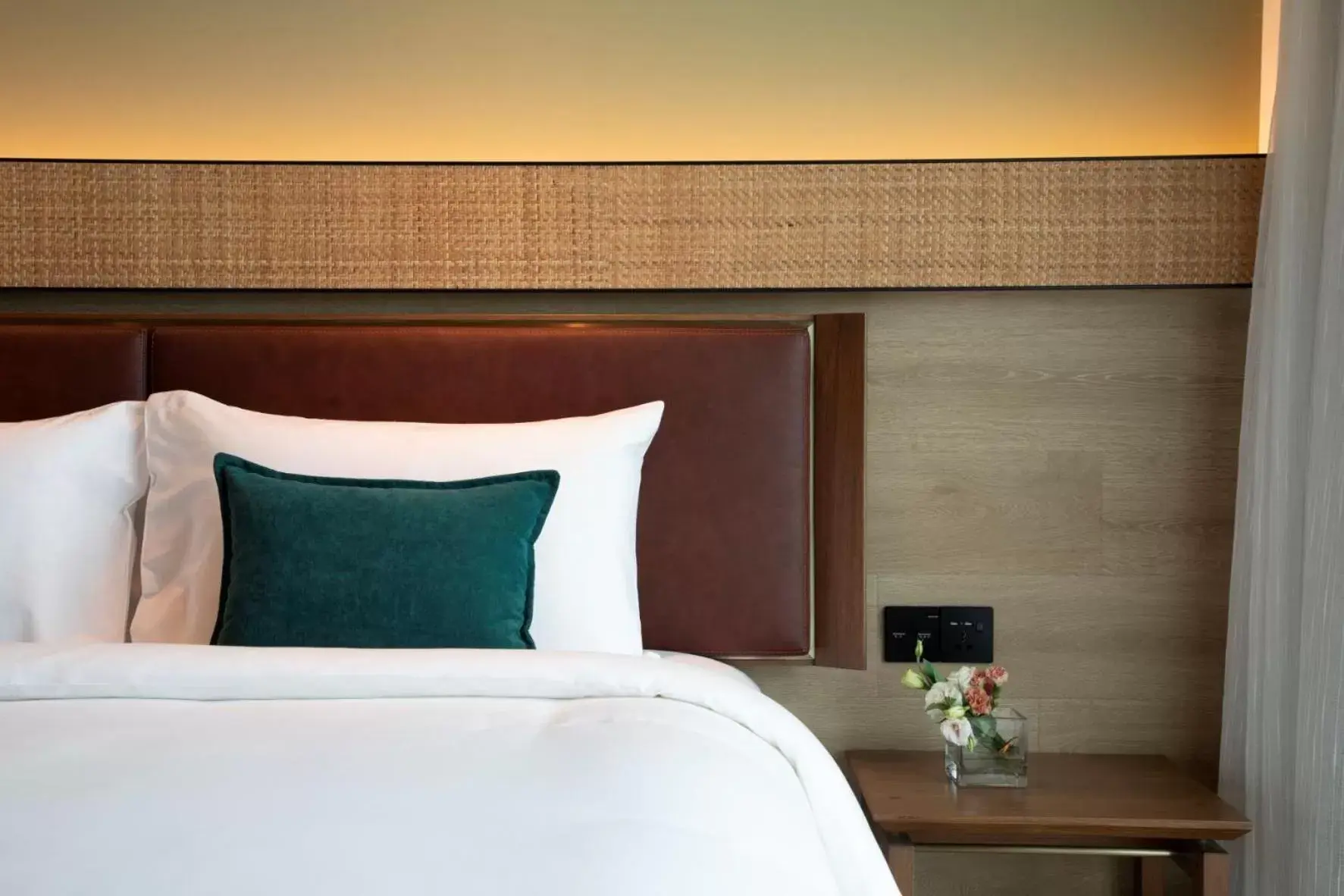 Bed in The LUMA Hotel, a Member of Design Hotels