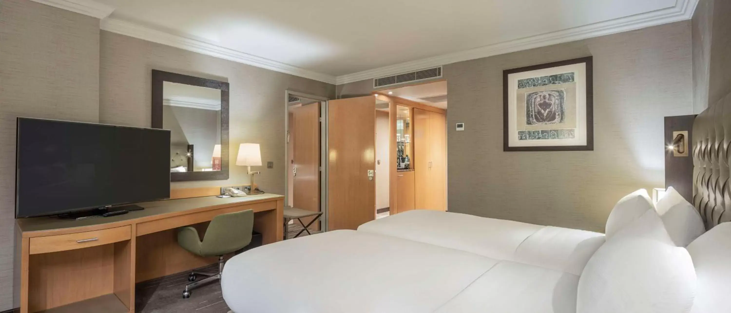 Bedroom, Bed in Ankara HiltonSA