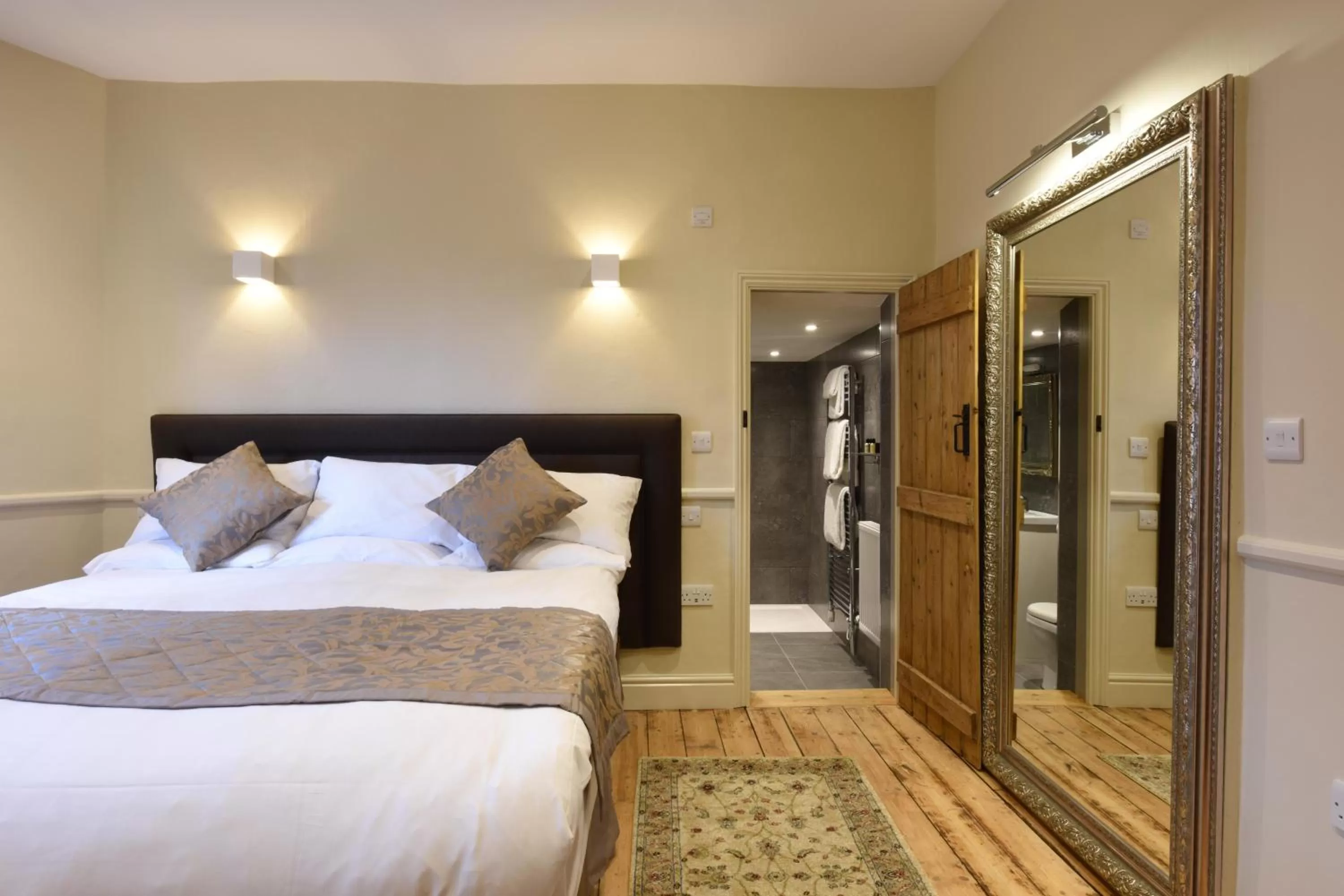 Bedroom, Bed in Sutherland House