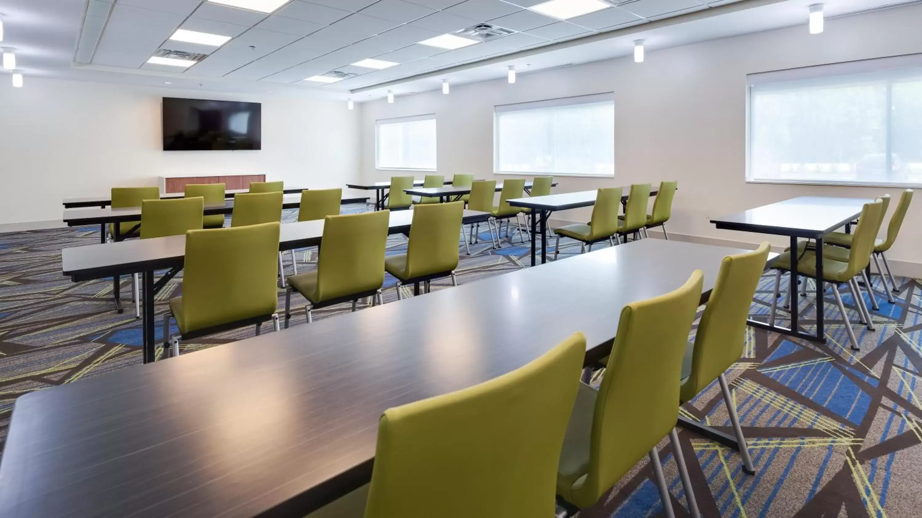 Meeting/conference room in Holiday Inn Express & Suites - Latta, an IHG Hotel