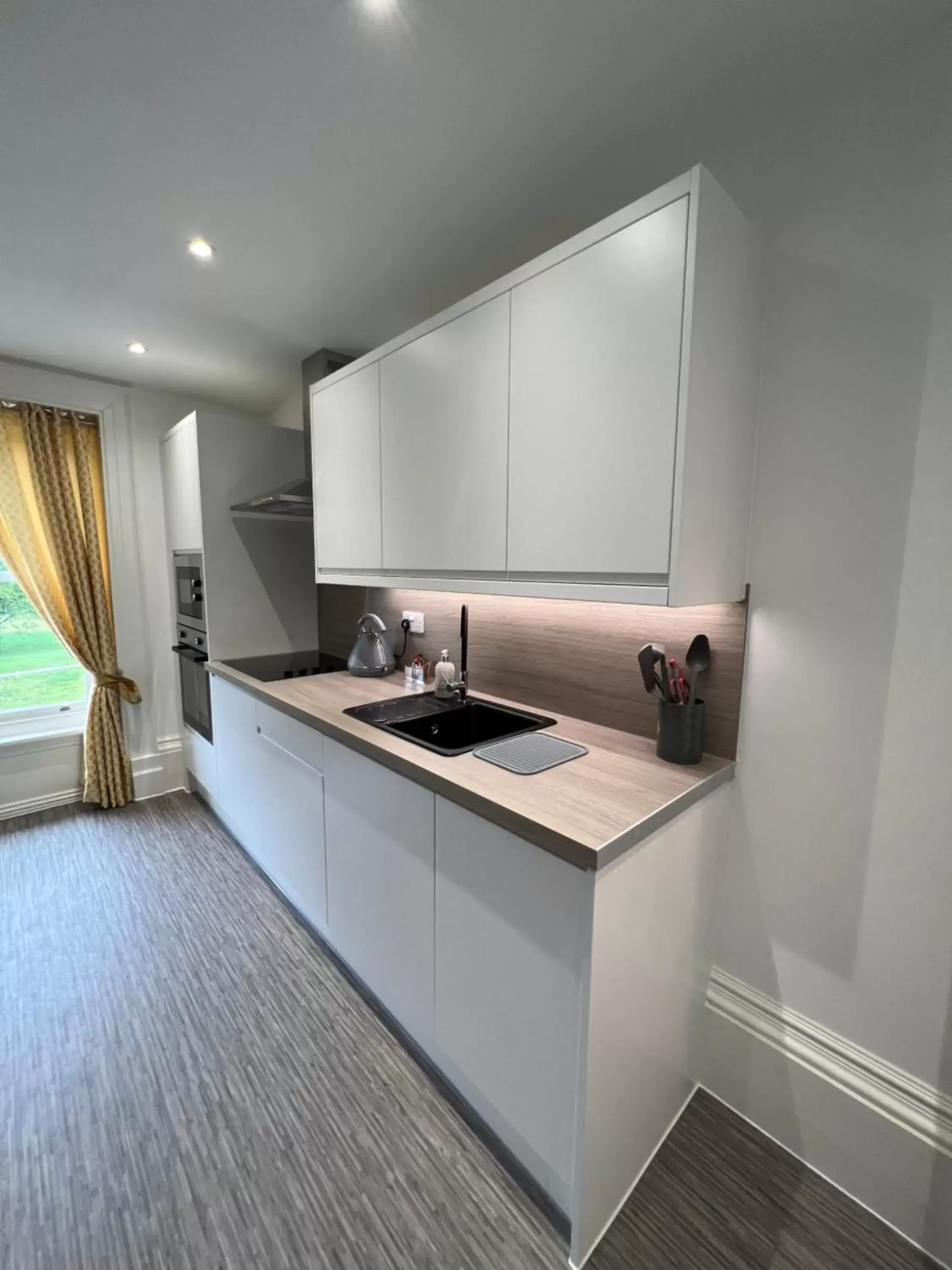 Kitchen or kitchenette, Kitchen/Kitchenette in Winckley Square Residences