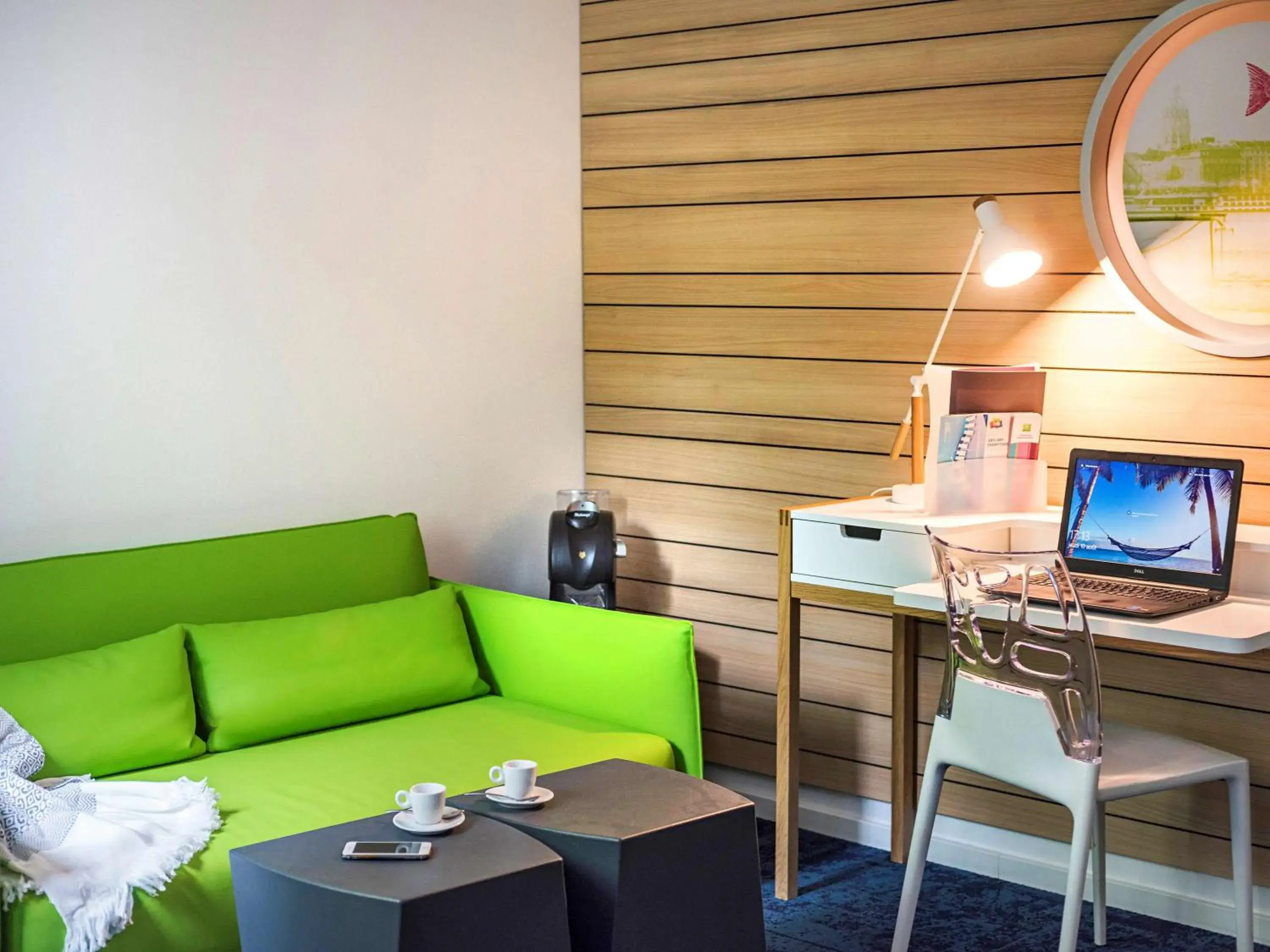 Photo of the whole room, Seating Area in ibis Styles Strasbourg Avenue du Rhin