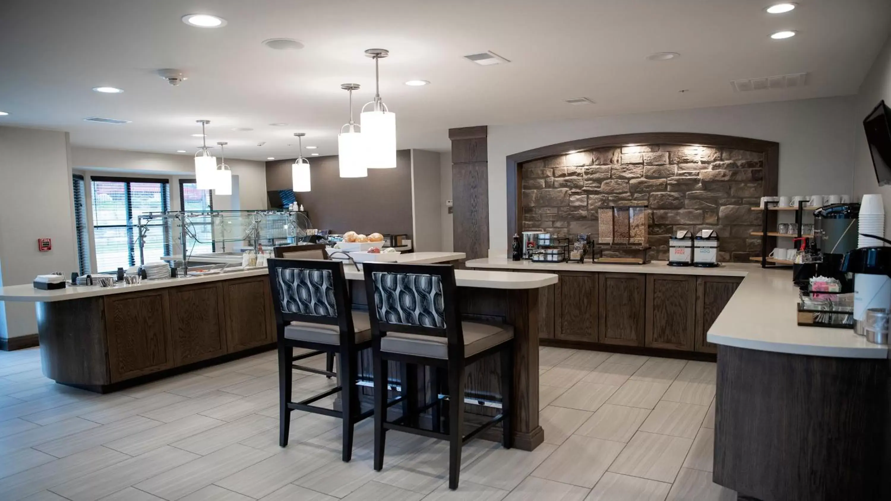 Breakfast in Staybridge Suites Auburn Hills by IHG Breakfast in Staybridge Suites Auburn Hills by IHG