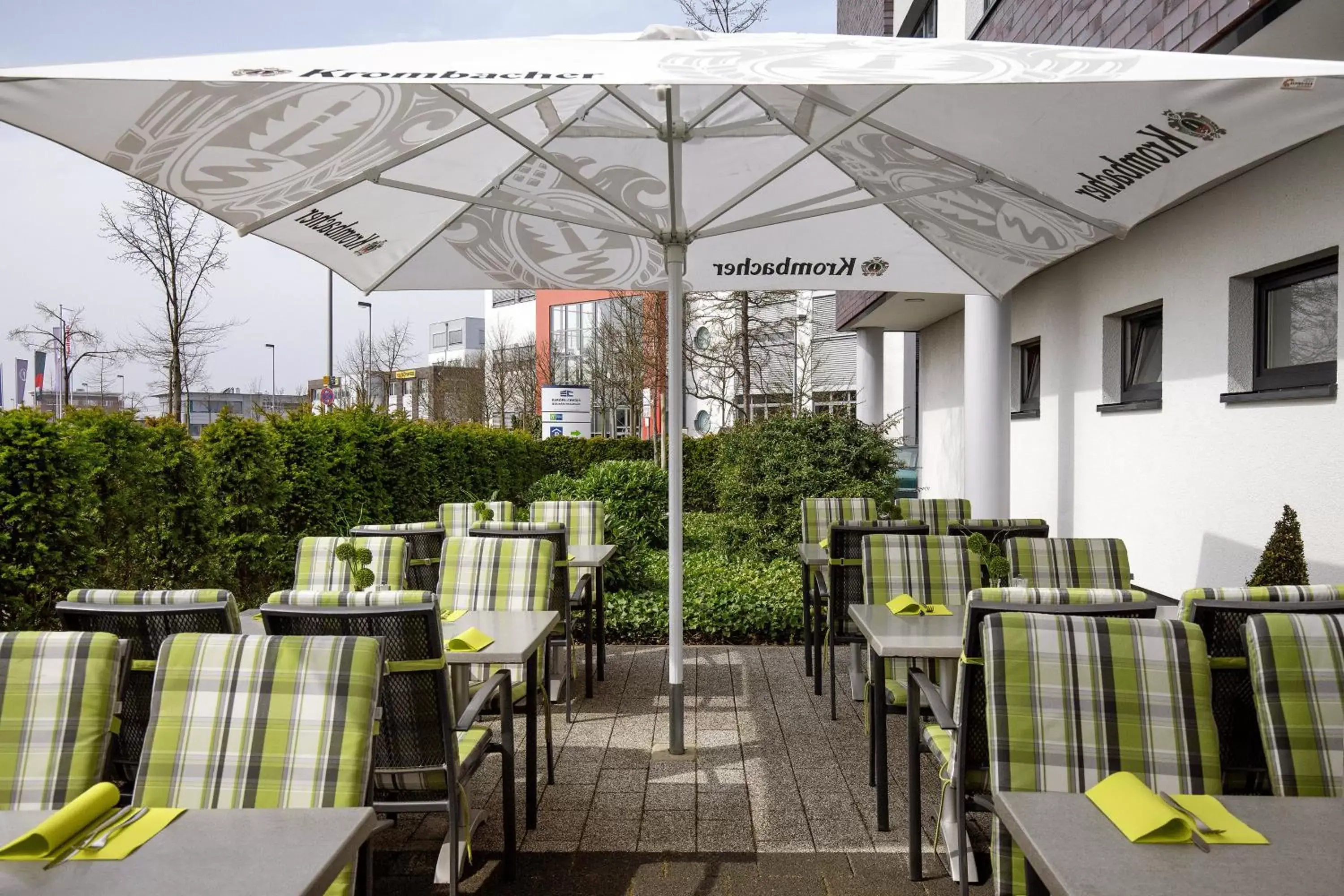 Property building, Restaurant/Places to Eat in Holiday Inn Express Bremen Airport, an IHG Hotel