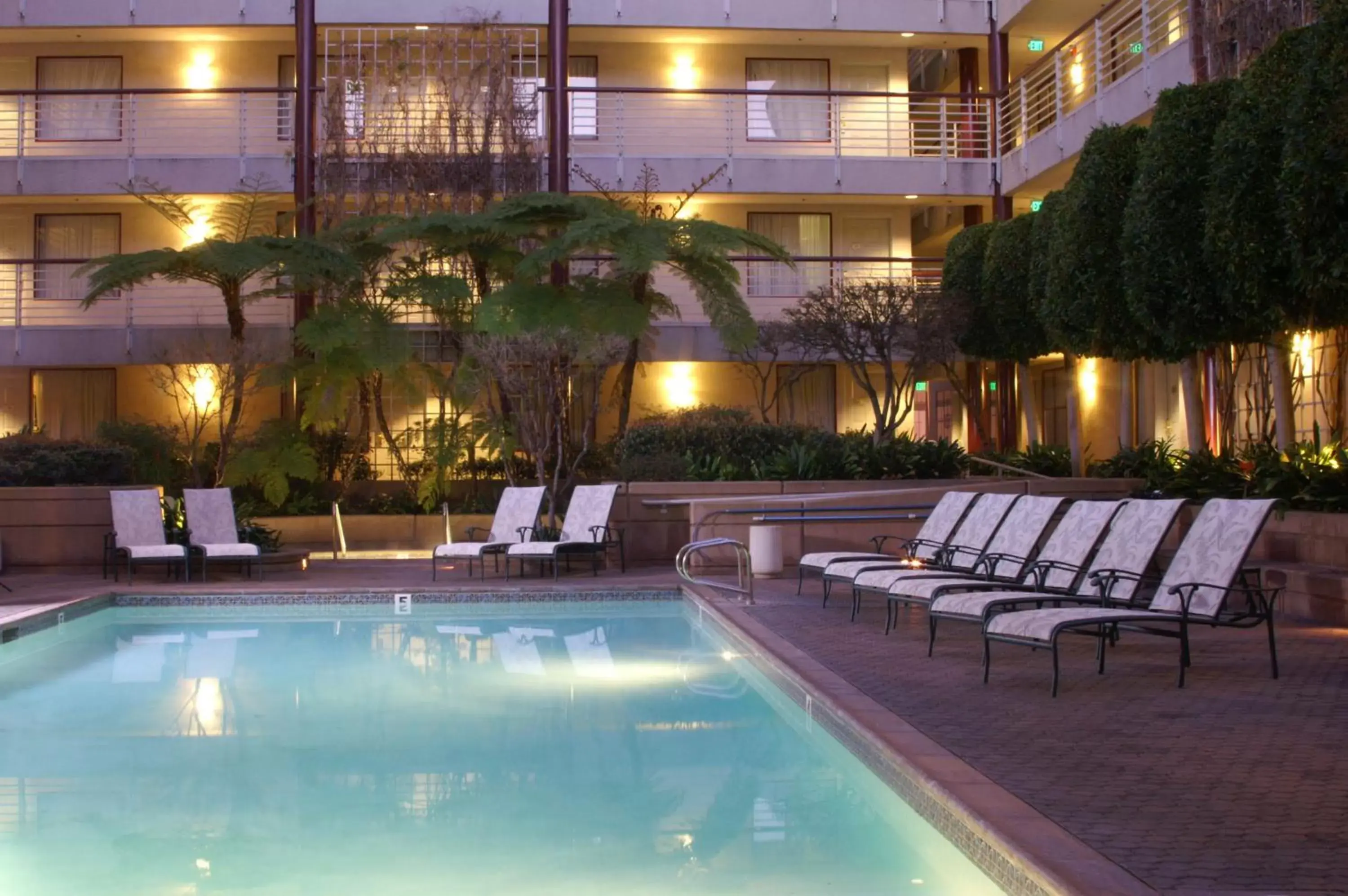 Swimming Pool in Cupertino Hotel