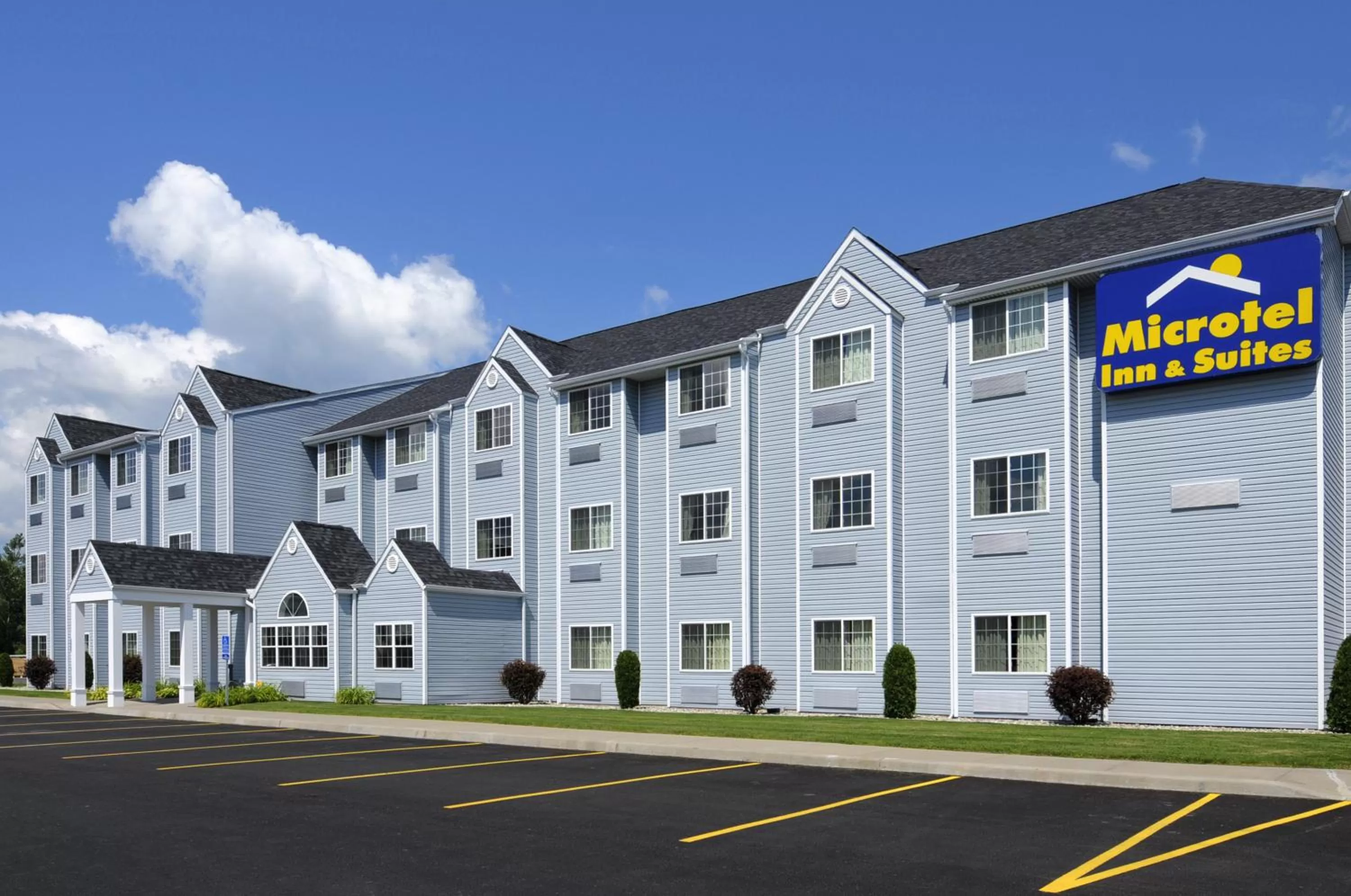 Facade/entrance in Microtel Inn & Suites by Wyndham Plattsburgh