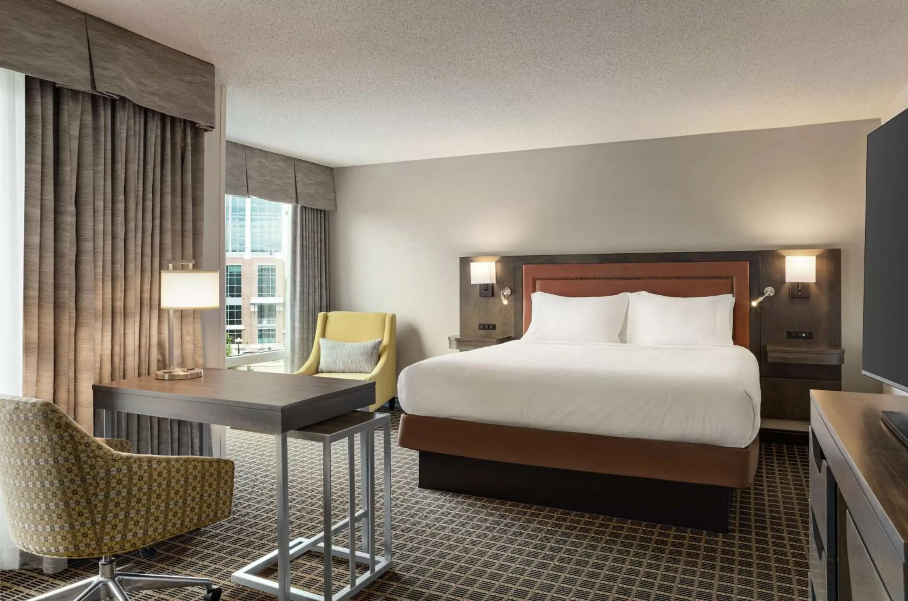 Bedroom, Bed in Hampton Inn & Suites Greenville-Downtown-Riverplace