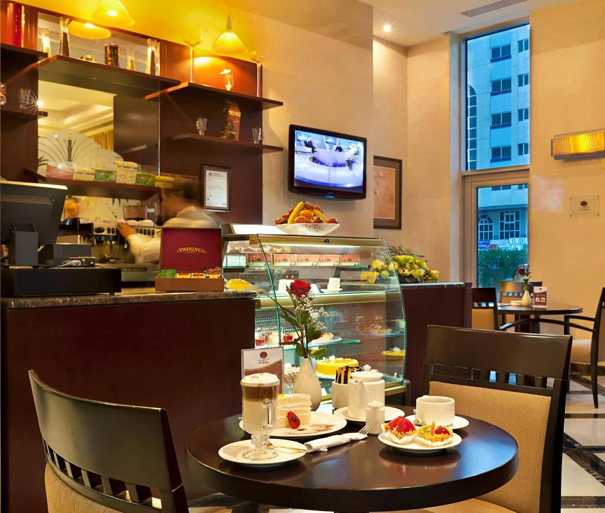 Restaurant/places to eat in Al Manzel Hotel Apartments