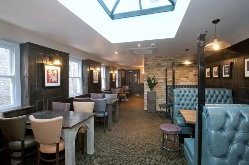 Restaurant/places to eat, Lounge/Bar in The Bath Arms Wetherspoon