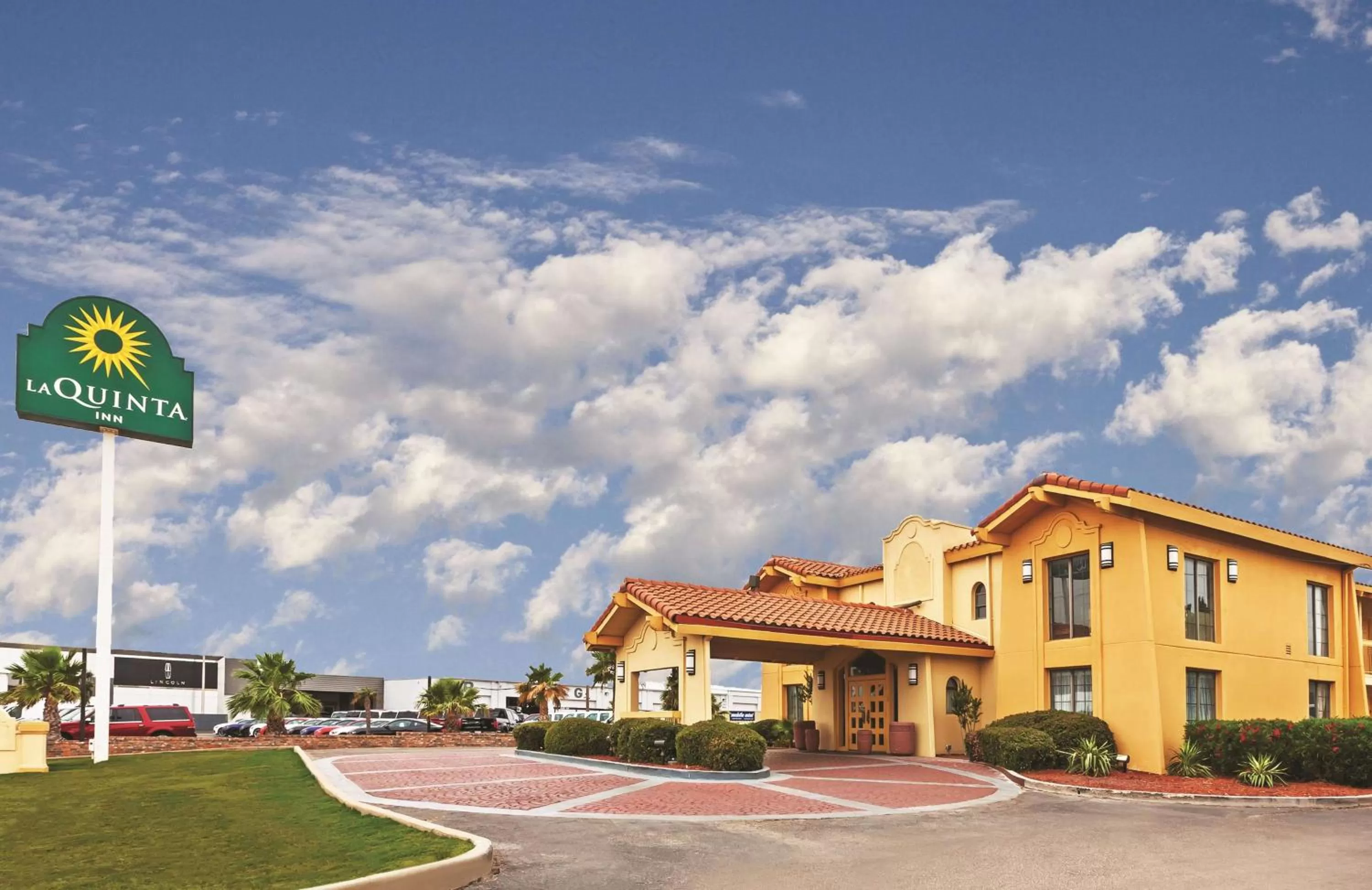 Property building in La Quinta Inn by Wyndham Midland