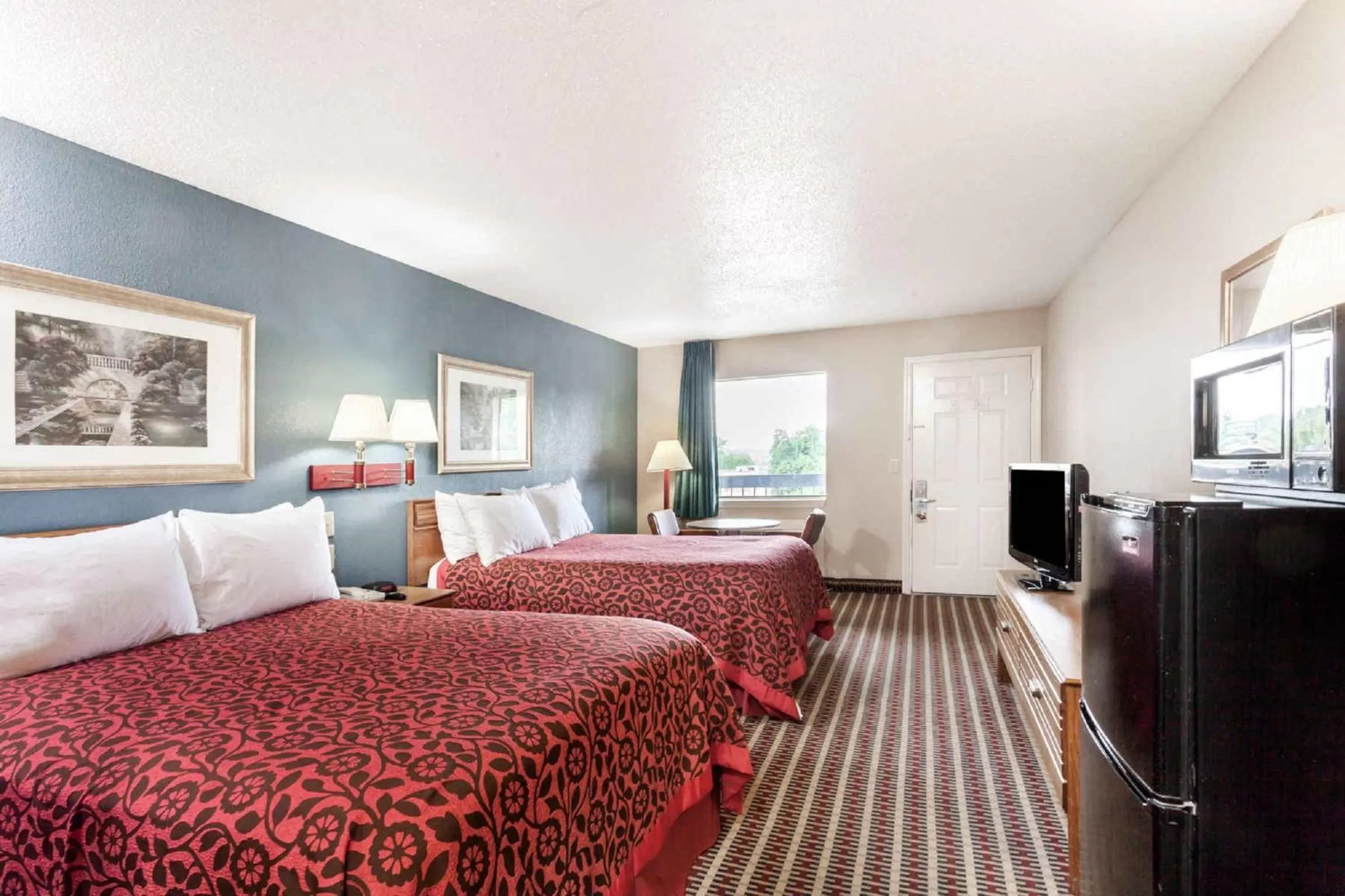Bed in Days Inn by Wyndham Nashville N Opryland/Grand Ole Opry