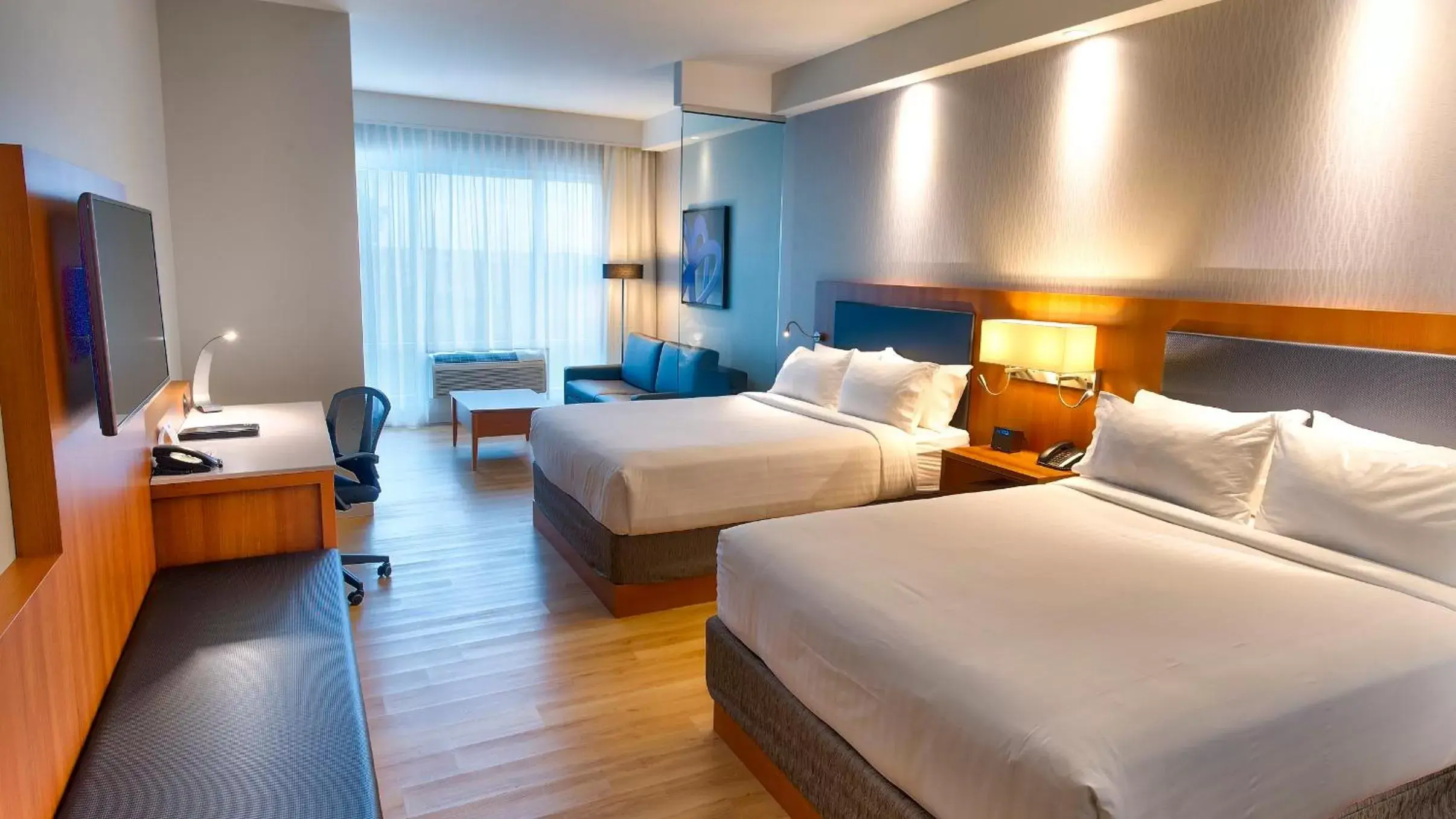 Superior Double or Twin Room in Holiday Inn Express & Suites Vaudreuil-Dorion, an IHG Hotel