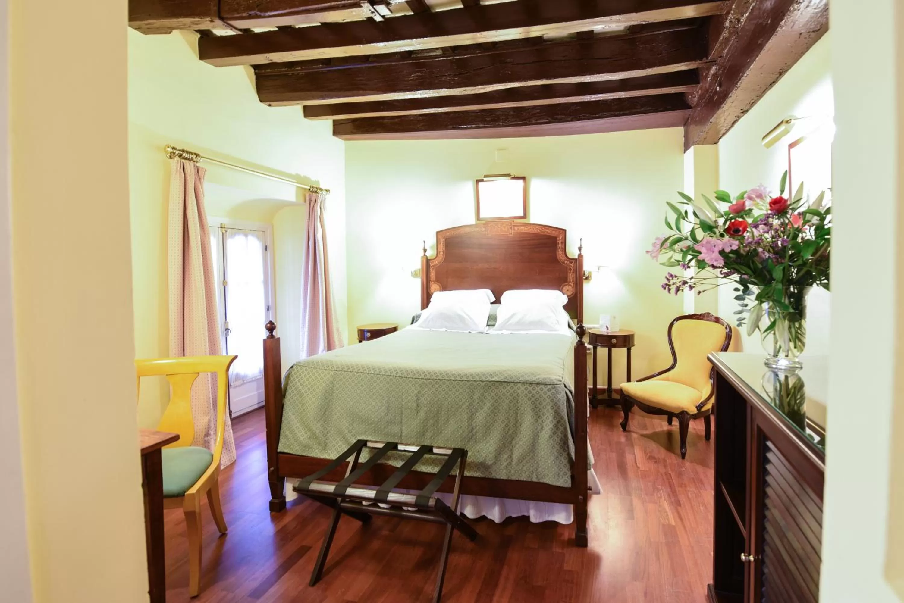 Bedroom, Bed in Hotel Las Casas de la Judería