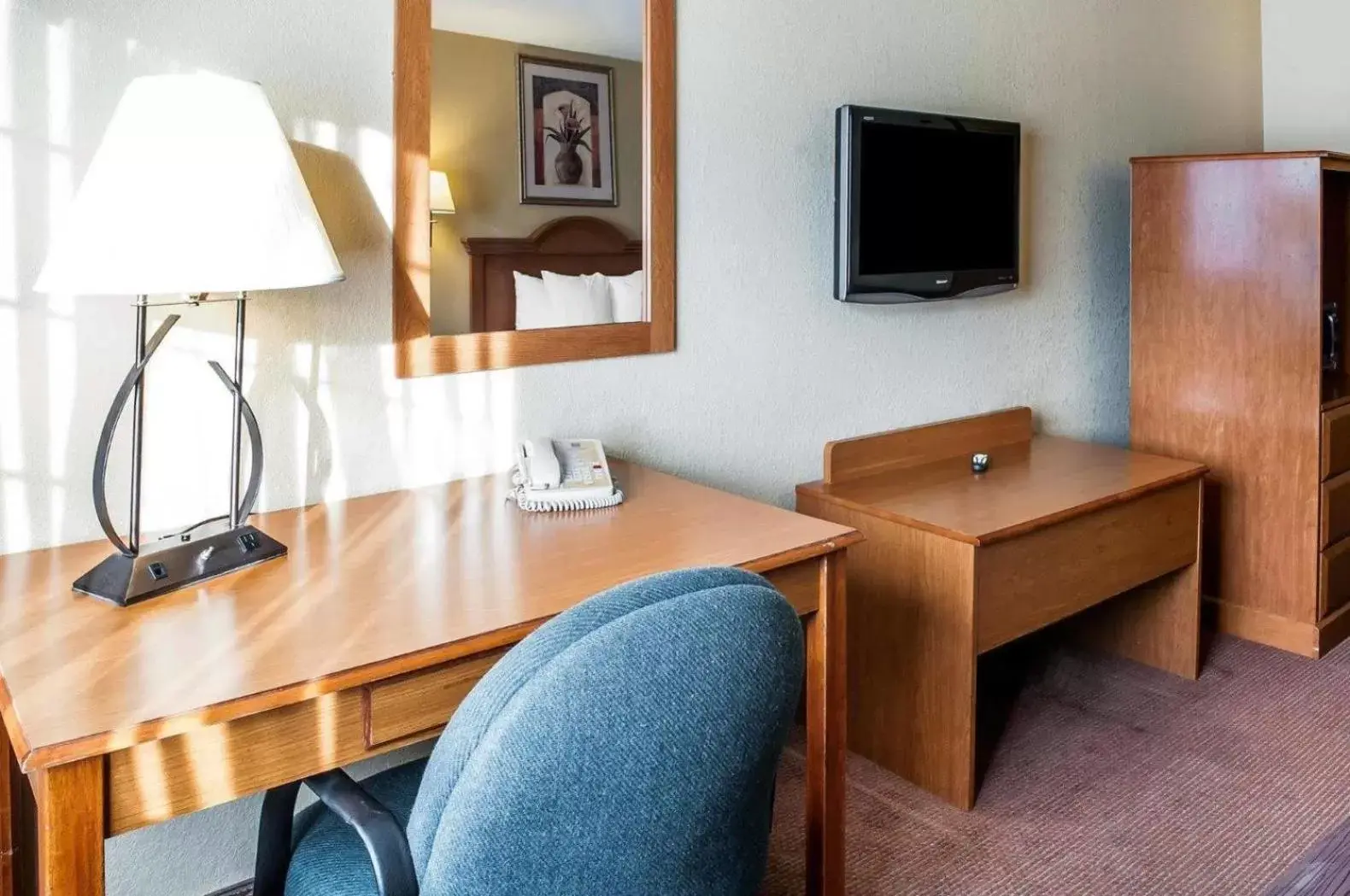 hair dresser, TV/Entertainment Center in Comfort Inn & Suites Las Cruces Mesilla