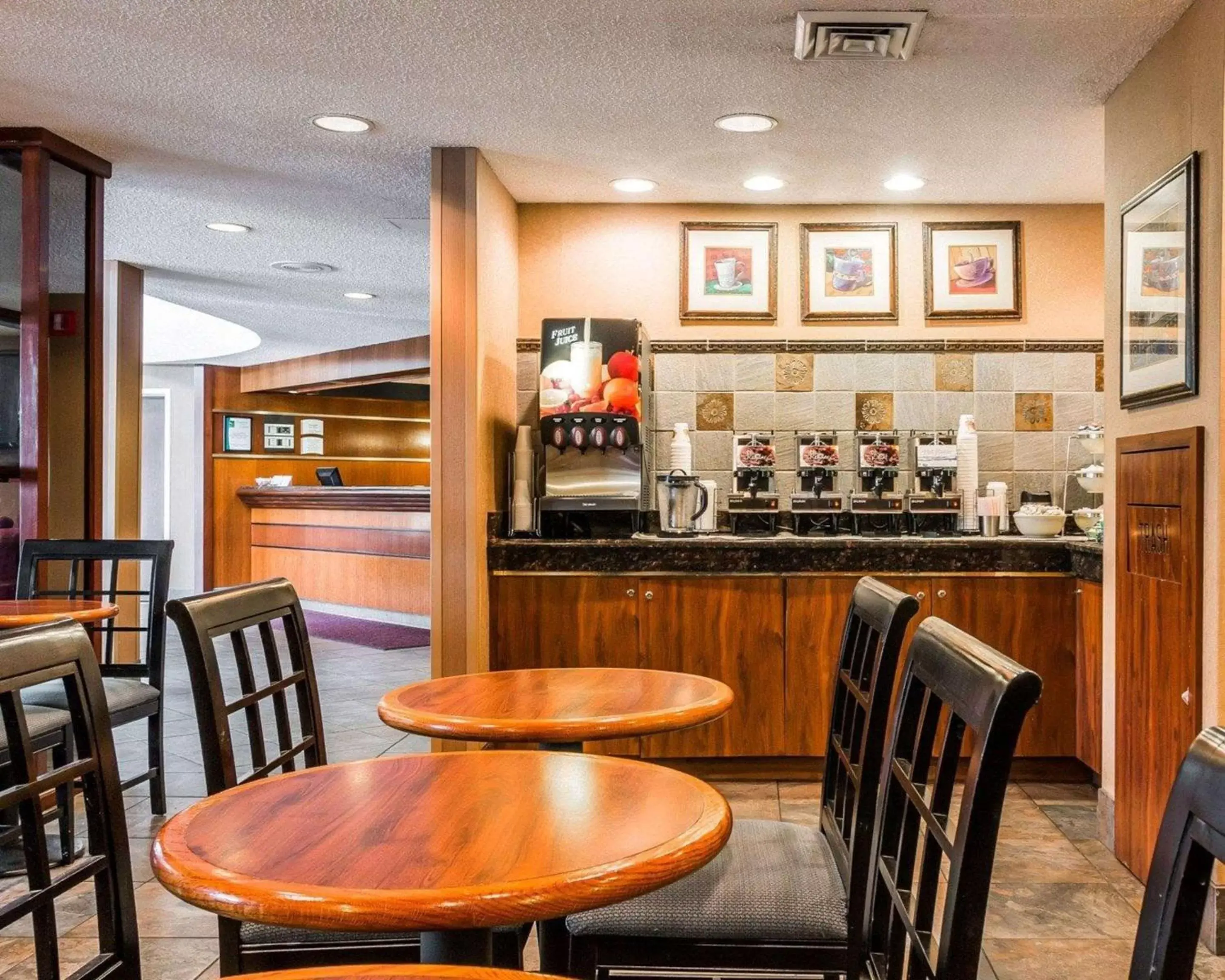 Restaurant/Places to Eat in Quality Inn Auburn Hills