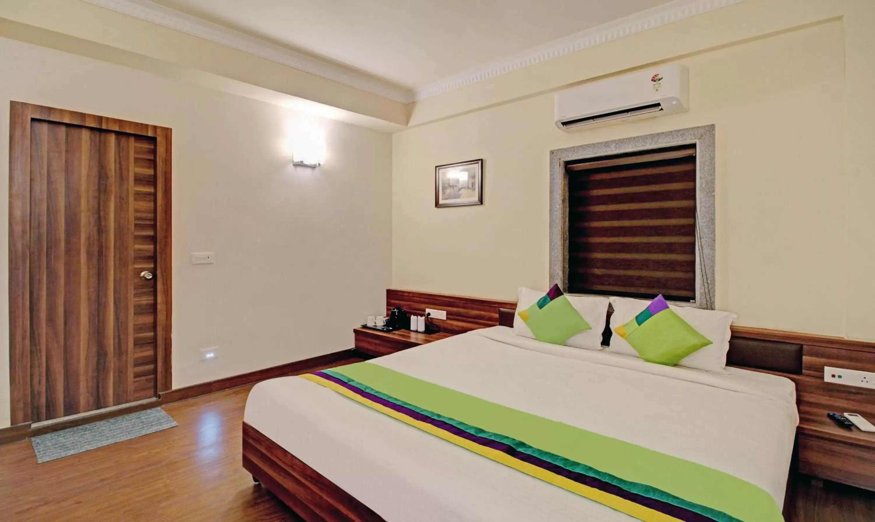 Bedroom, Bed in Treebo ASL Prime, Near Ballygunge Railway Station Bedroom, Bed in Treebo ASL Prime, Near Ballygunge Railway Station