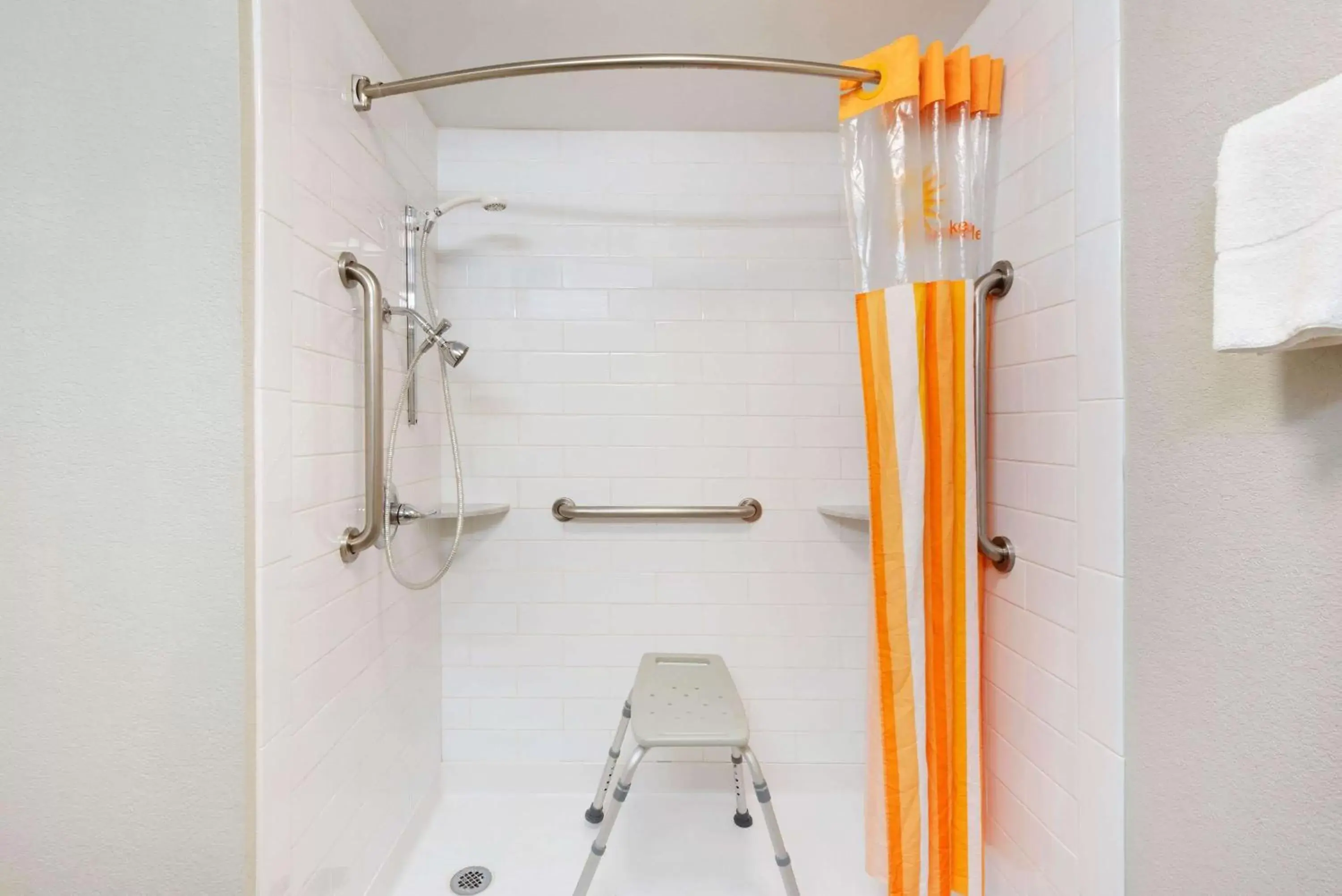 Shower, Bathroom in La Quinta Inn & Suites by Wyndham DC Metro Capital Beltway