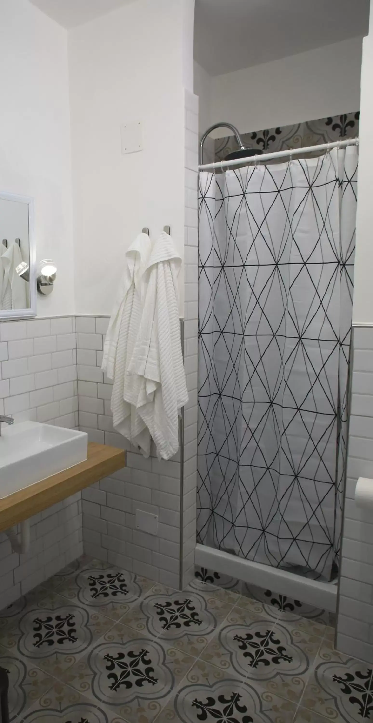Shower, Bathroom in Villarosa pompei studios