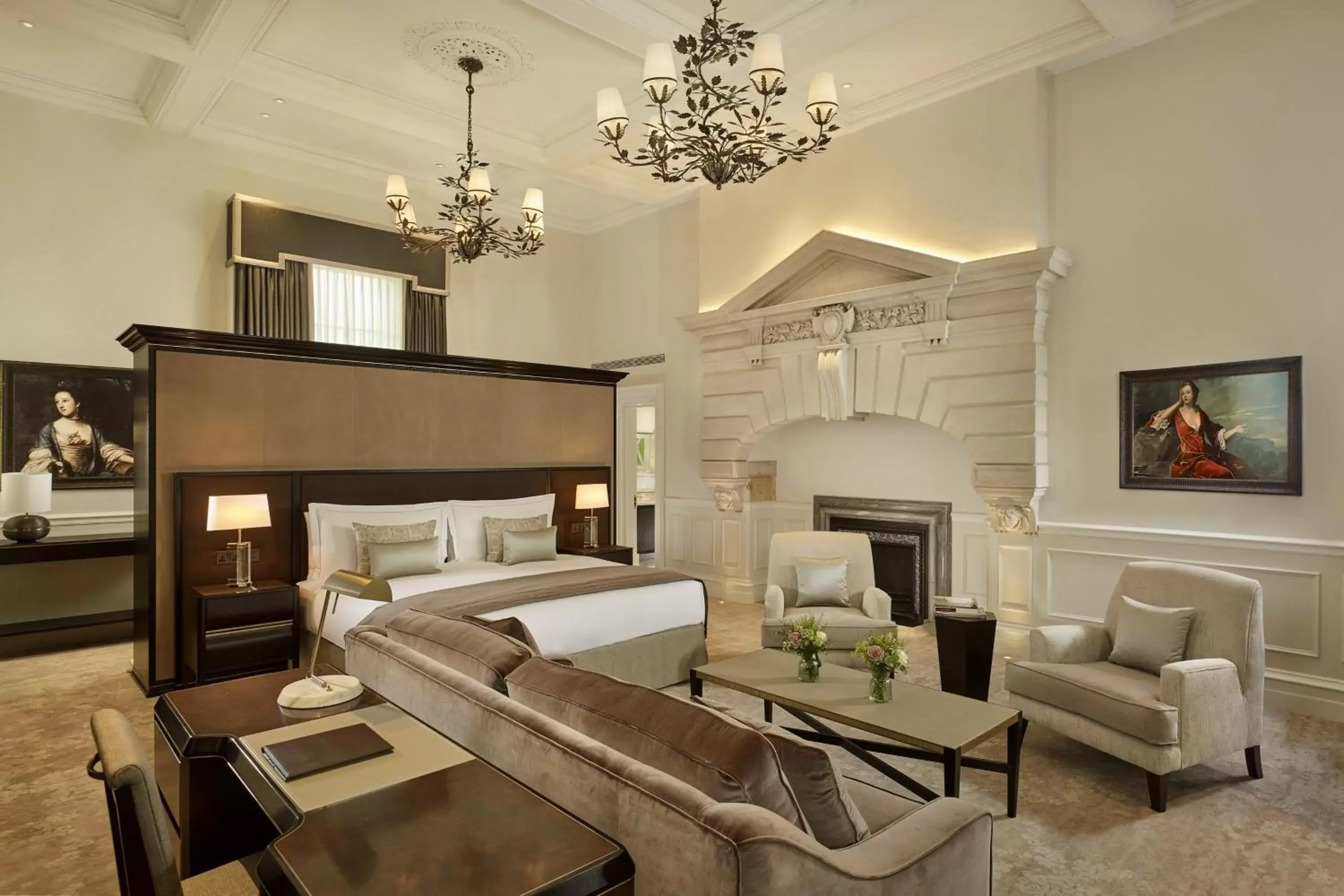 Bedroom, Seating Area in The Langley, a Luxury Collection Hotel, Buckinghamshire