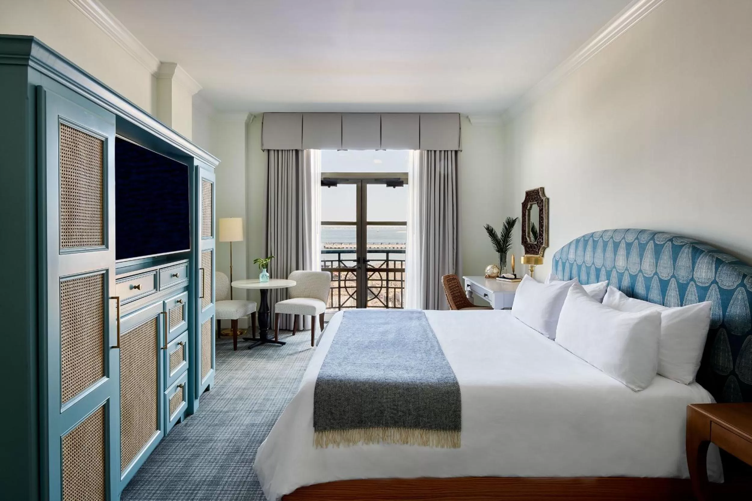 Bed in Harbourview Inn